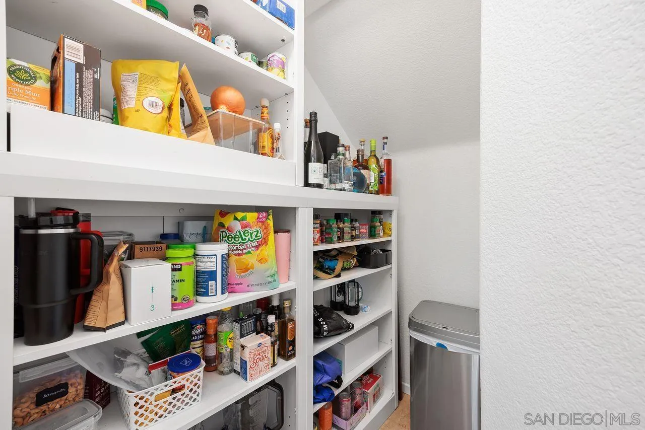 https://cdn.realtyfeed.com/cdn/127/260021876/ea2df2dd5fdb875325f0354ac01fa030.webp