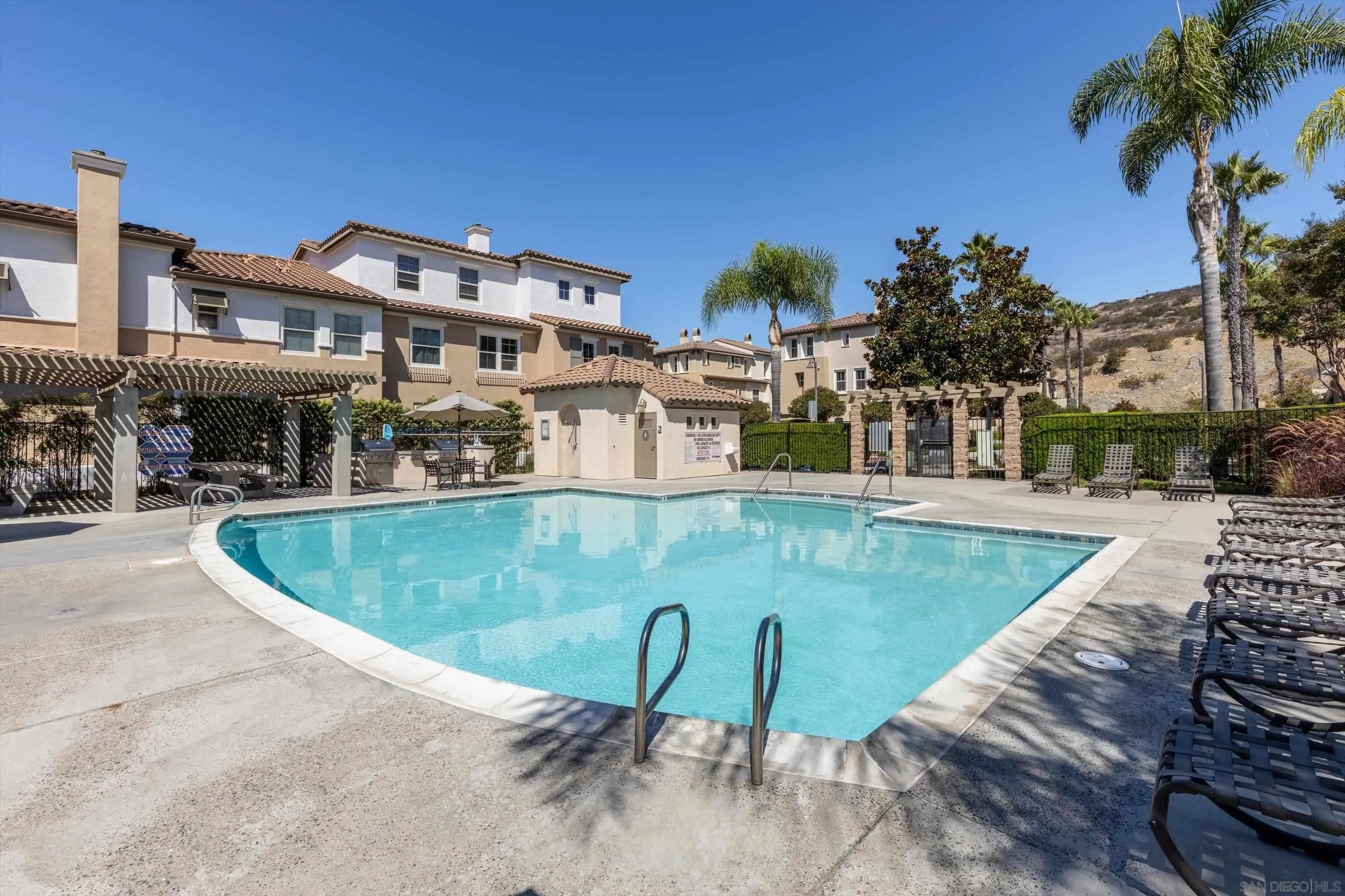 https://cdn.realtyfeed.com/cdn/127/260021877/4f25cd83697ec85dde233ef3fb5600e3.webp