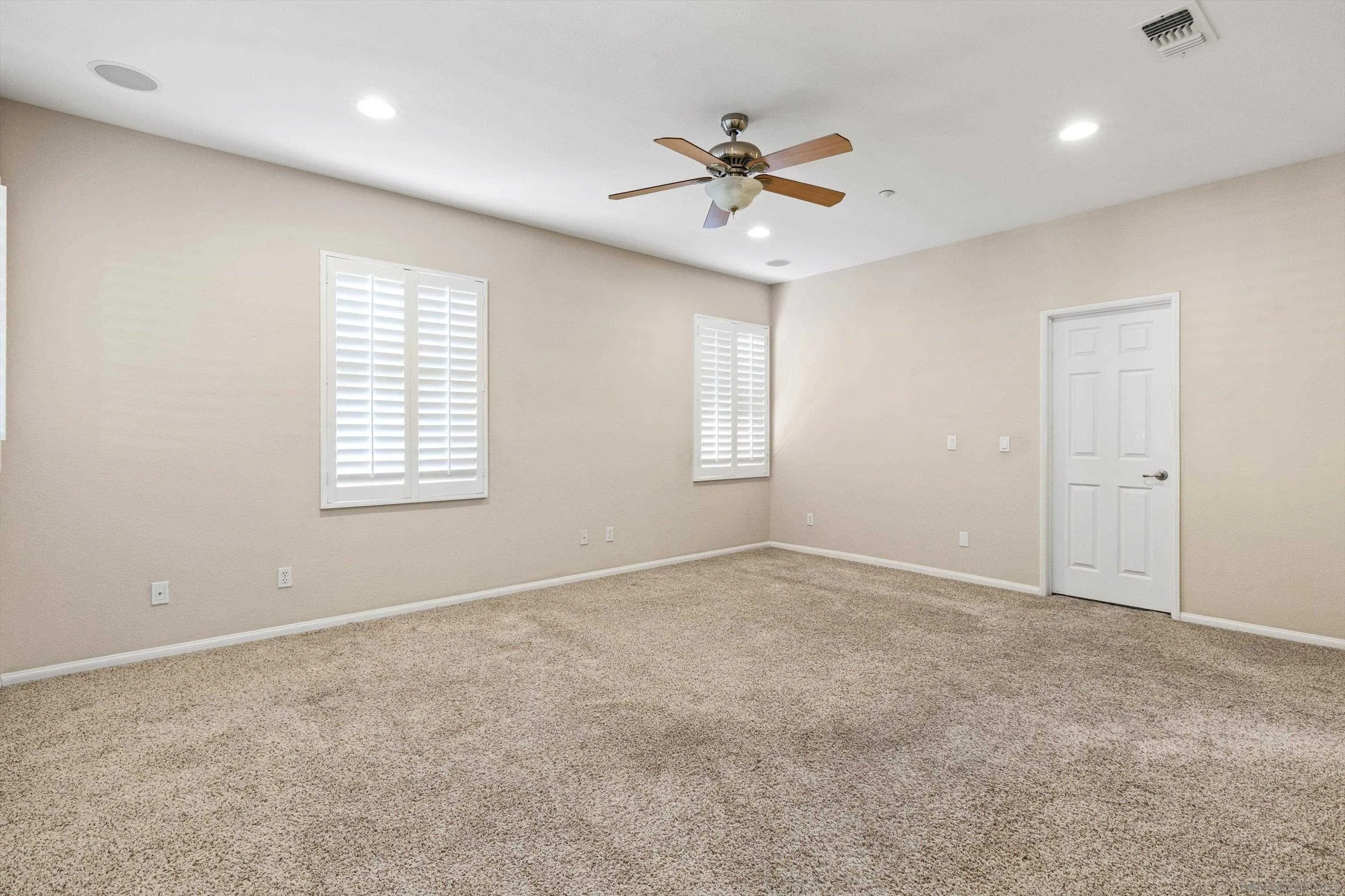 https://cdn.realtyfeed.com/cdn/127/260021877/a9733e6973d8b5ff49e790de42471742.webp