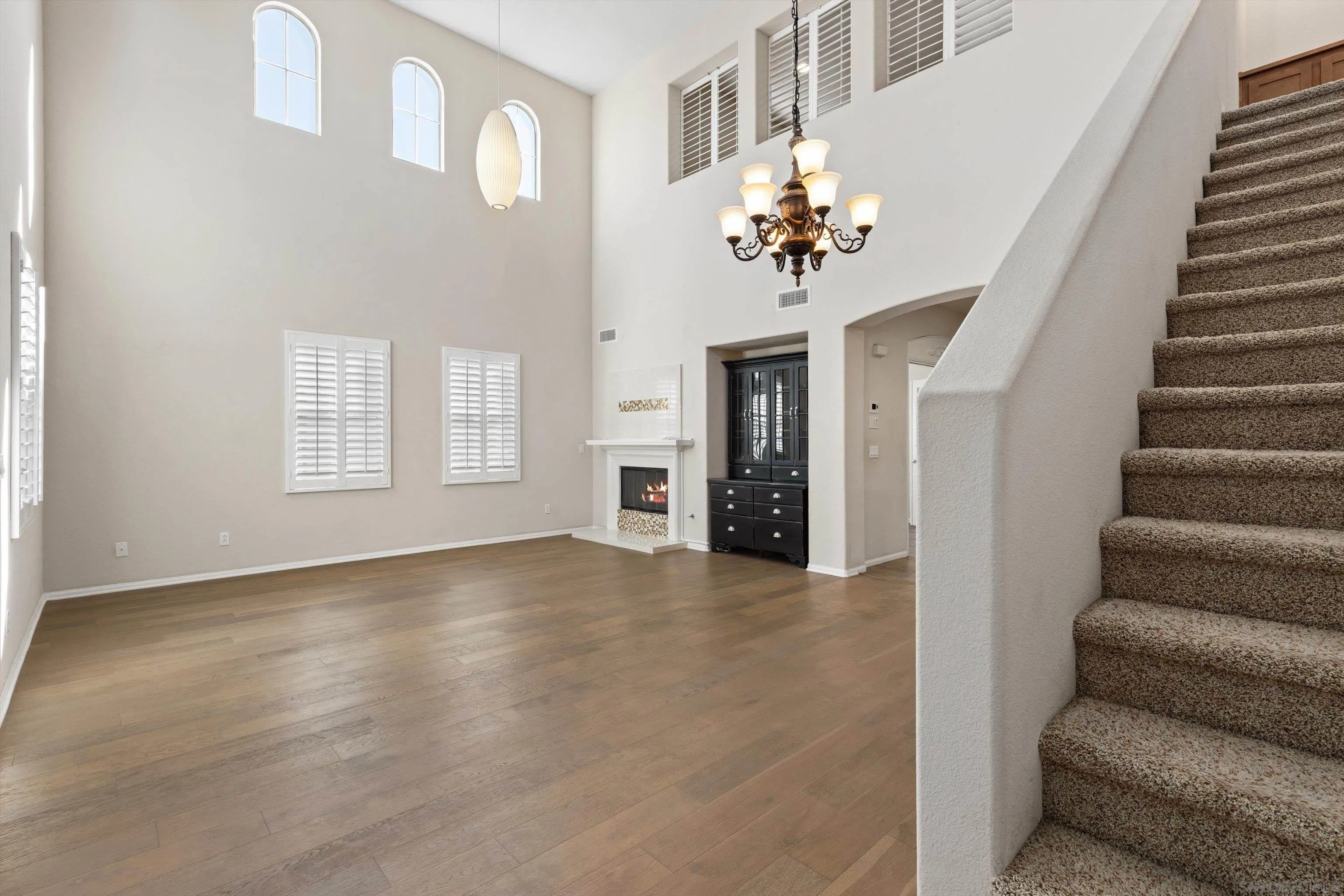 https://cdn.realtyfeed.com/cdn/127/260021877/bd16dbb8456c2871acecdb5331468d8f.webp