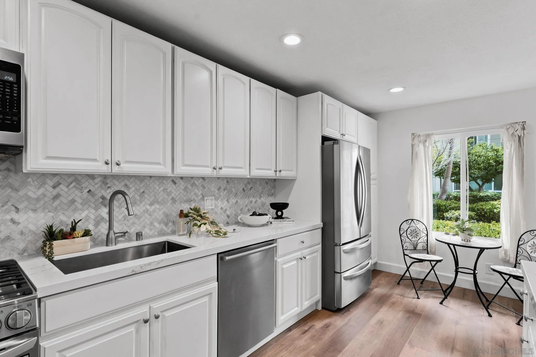 https://cdn.realtyfeed.com/cdn/127/260021878/16c3424e1a61a7a718d0a0d1a745f1d3.webp