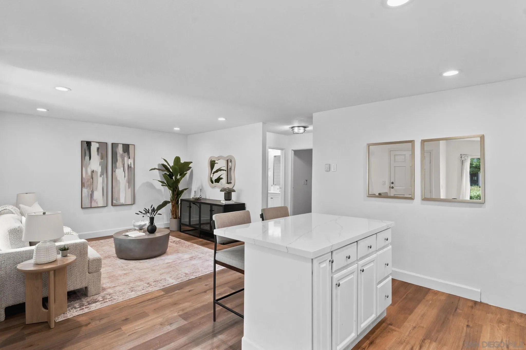 https://cdn.realtyfeed.com/cdn/127/260021878/2920fb83568b4a01dfa63450bedae50f.webp