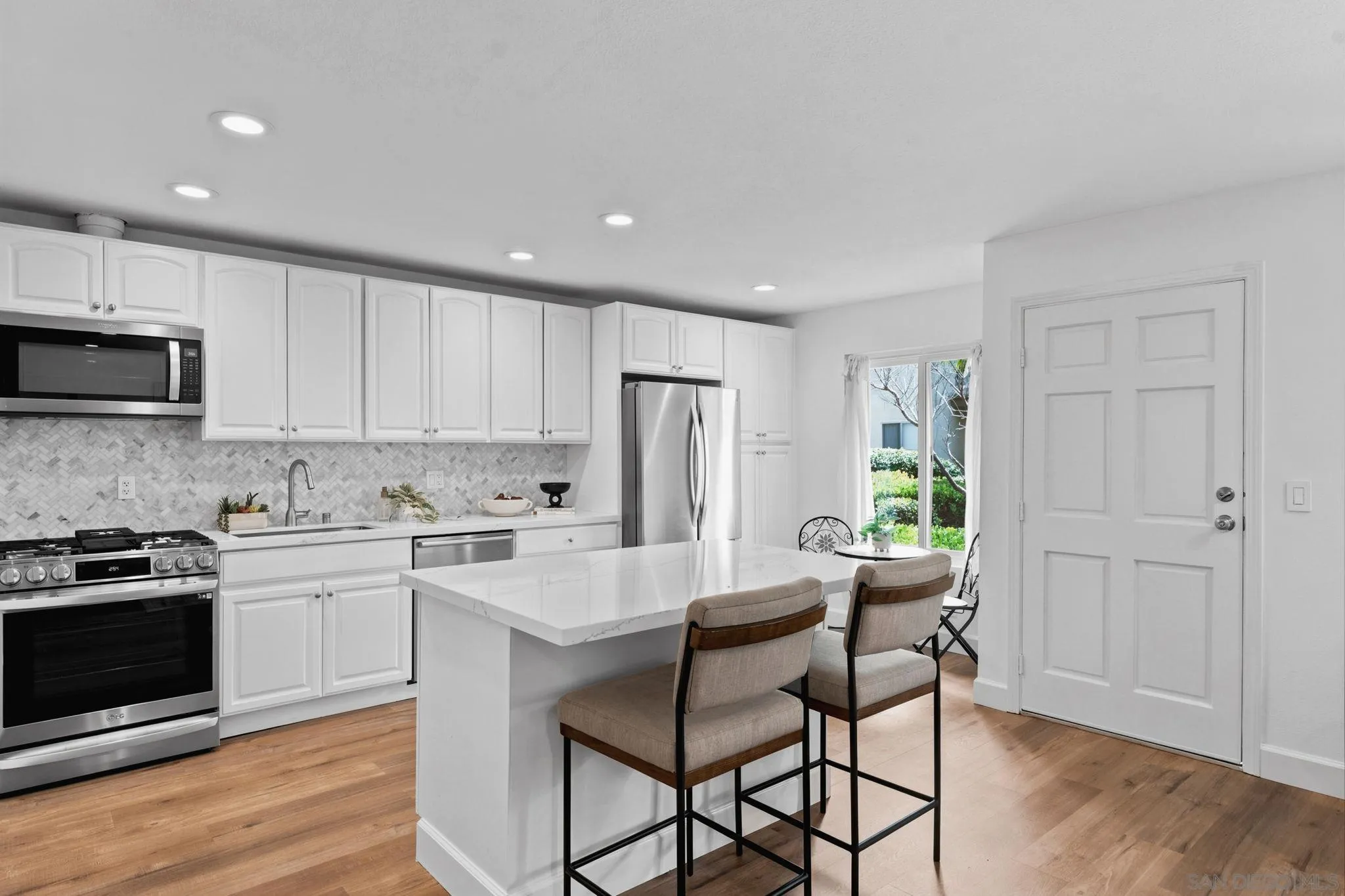 https://cdn.realtyfeed.com/cdn/127/260021878/414a1d2721c763bf578c085700d13d28.webp
