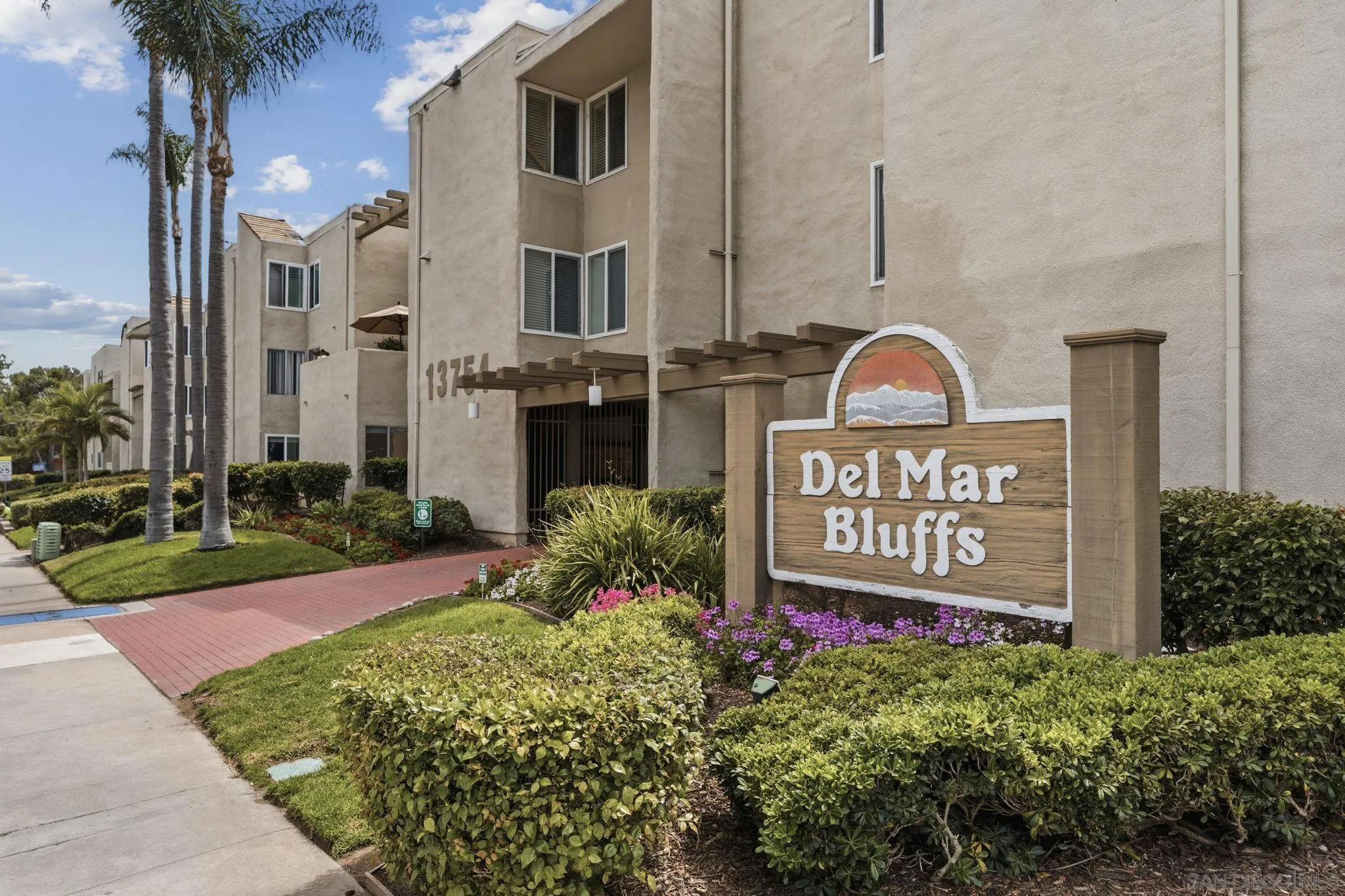 https://cdn.realtyfeed.com/cdn/127/260021878/49a15647fbbab263f3ae9ae41e0ce3f1.webp
