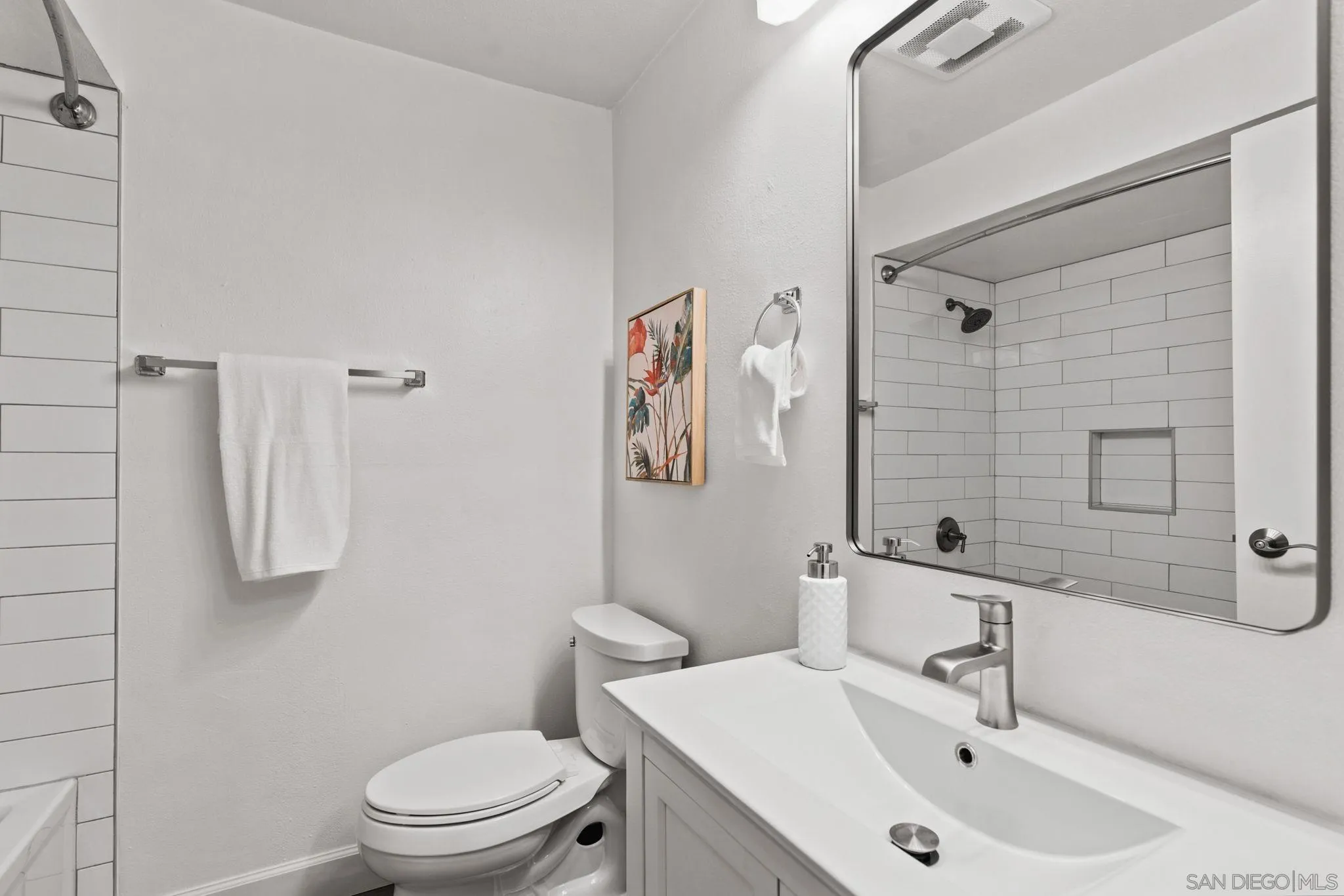 https://cdn.realtyfeed.com/cdn/127/260021878/53e9f33b6981a403bf18c08b8aae60fc.webp
