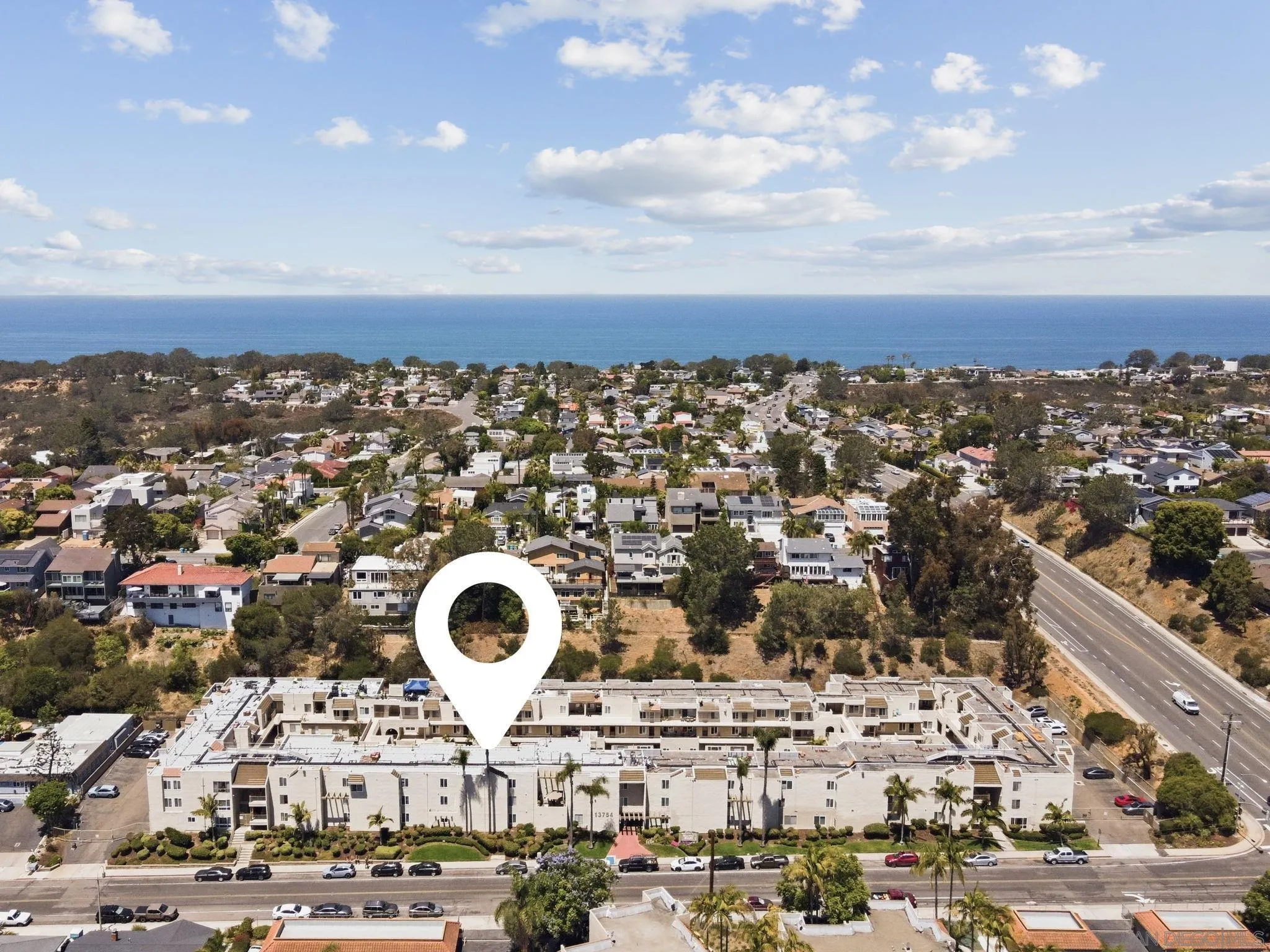https://cdn.realtyfeed.com/cdn/127/260021878/cfe7dd0f97e604af723e357a68ee3de5.webp