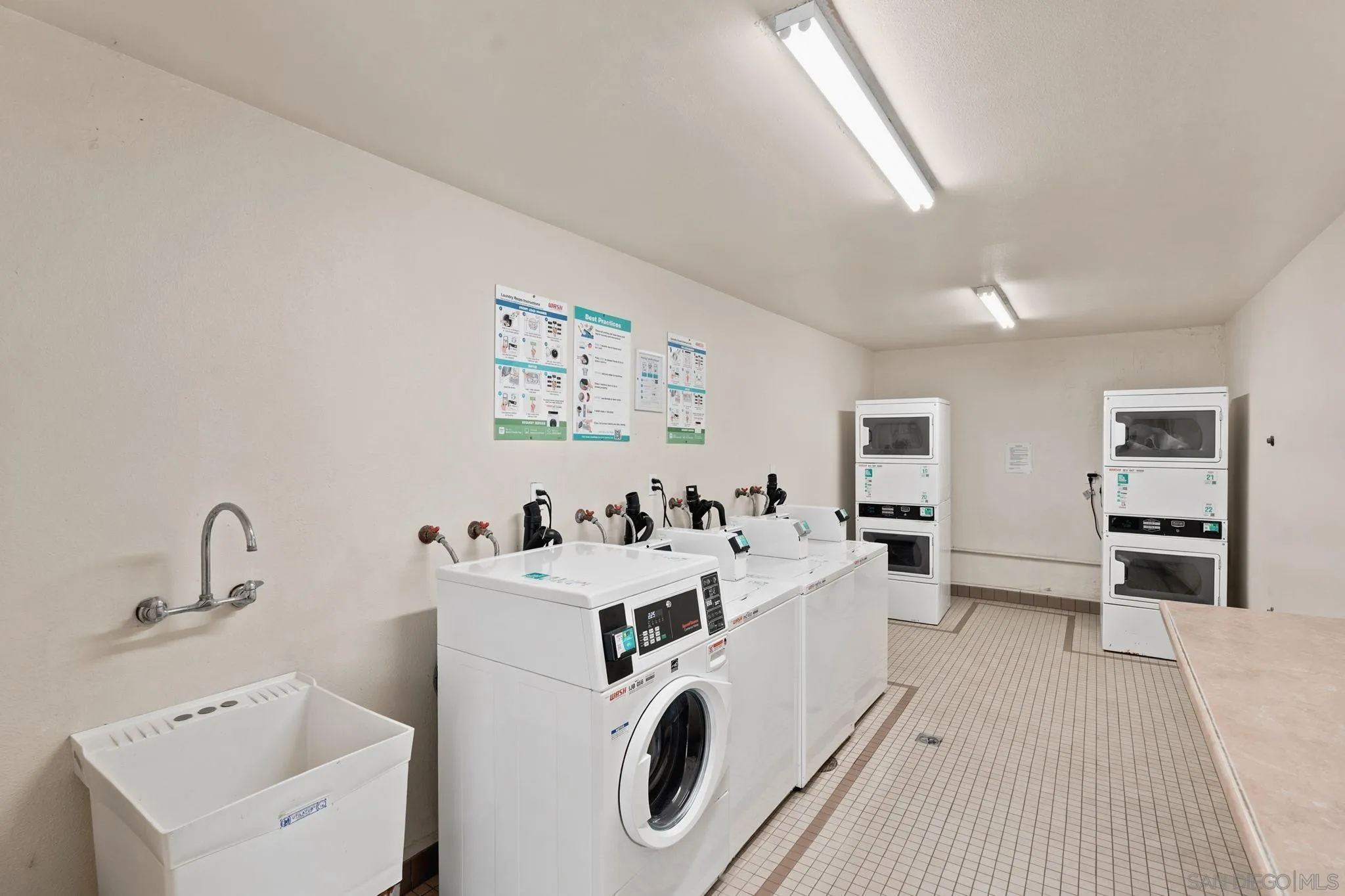 https://cdn.realtyfeed.com/cdn/127/260021878/f763287f3988a3bb6a5afe40f00cb2c8.webp
