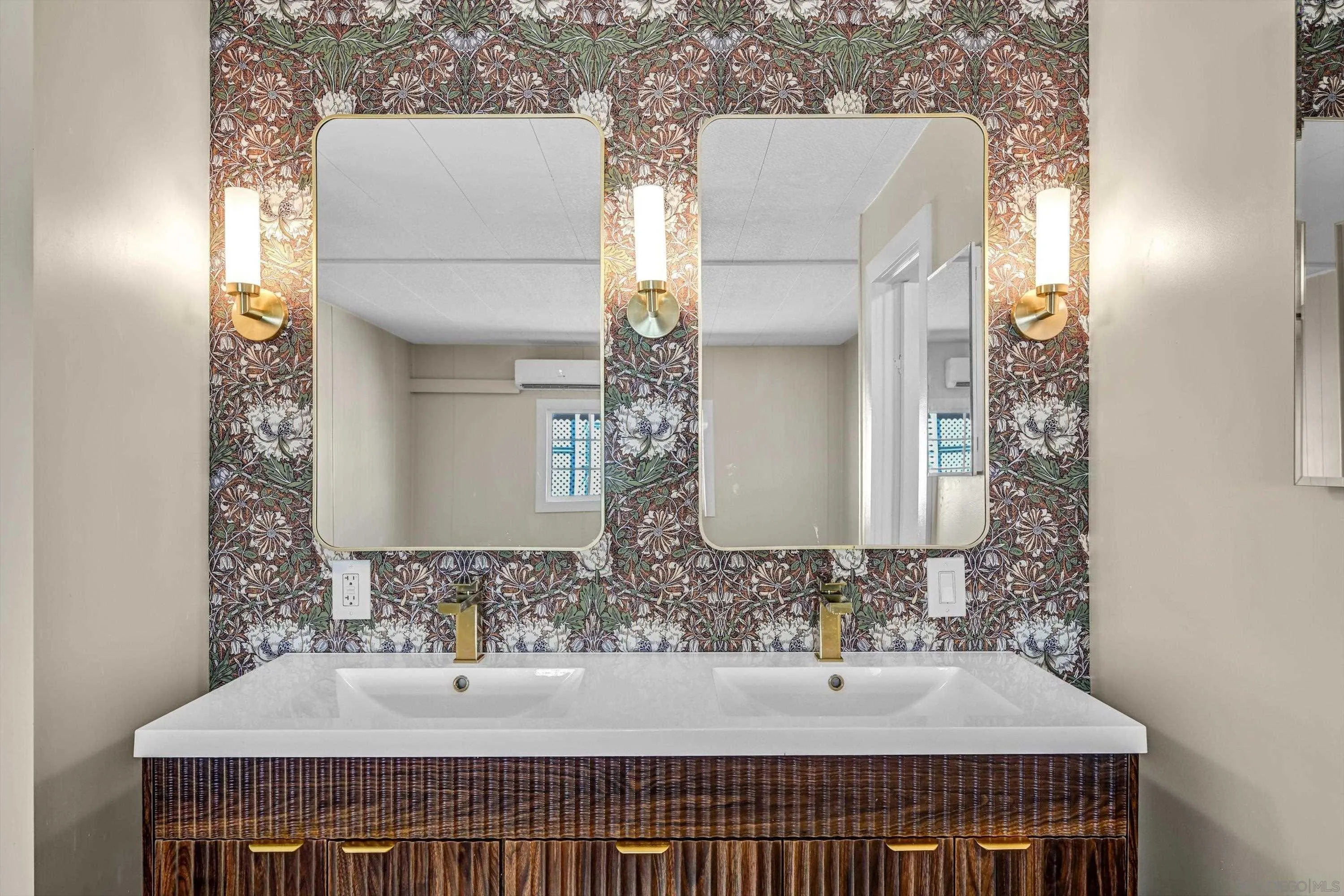 https://cdn.realtyfeed.com/cdn/127/260021885/08d97c456ee693b56be3f98de7c72b8c.webp