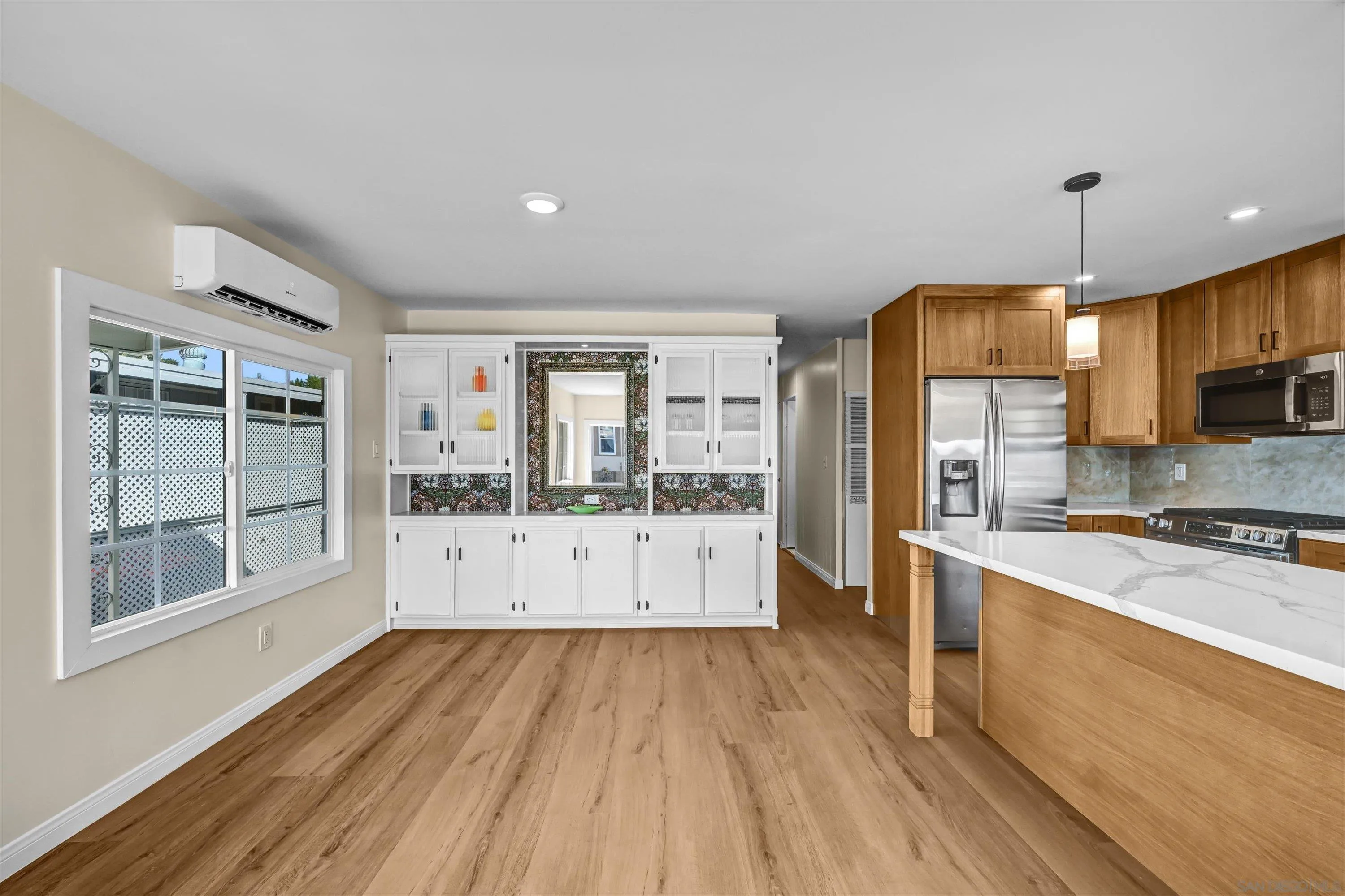 https://cdn.realtyfeed.com/cdn/127/260021885/9680cf05e9a49f00cfb9da94429e6e51.webp