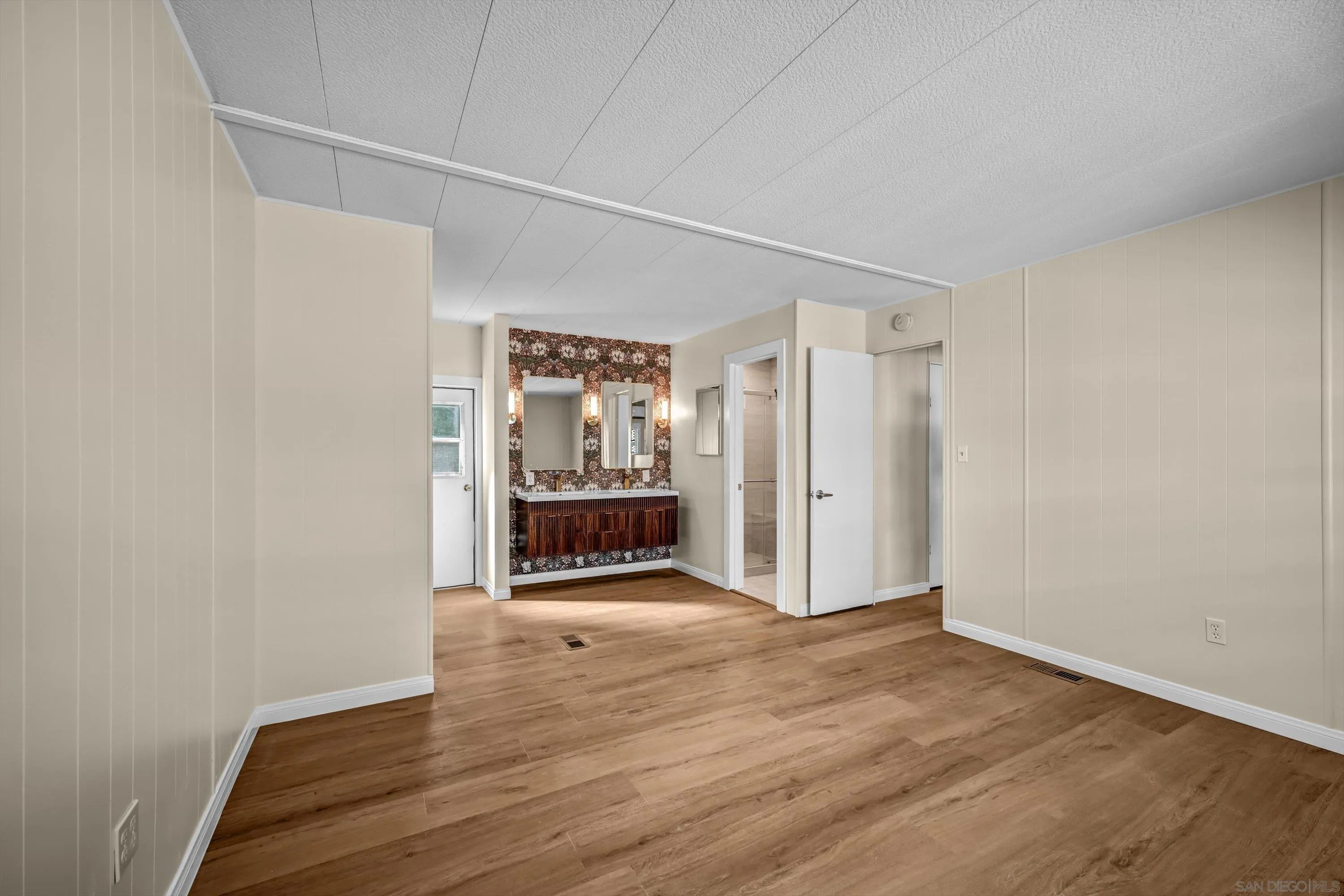 https://cdn.realtyfeed.com/cdn/127/260021885/b0c673fcc18ec5df70d1913c9de95065.webp