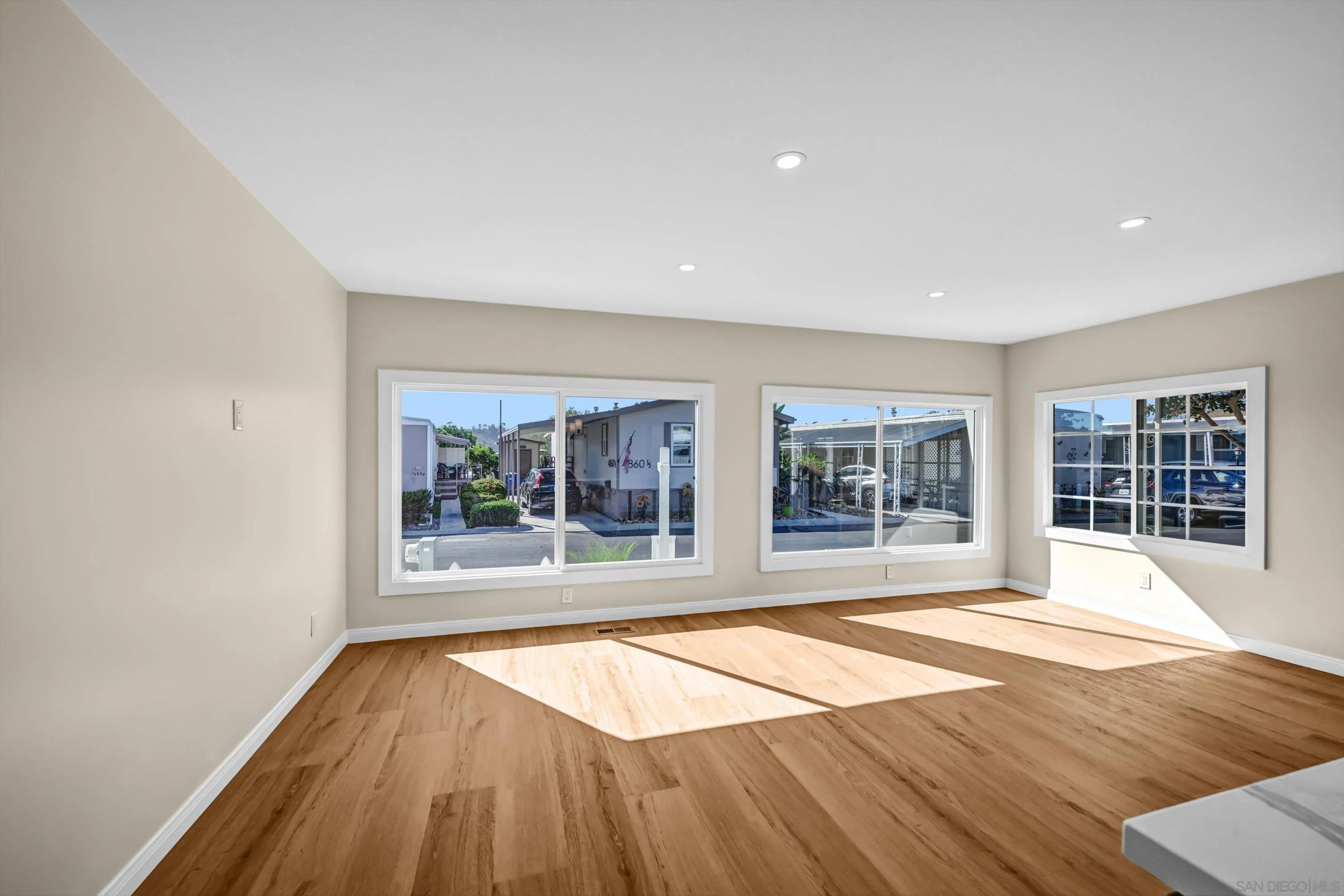 https://cdn.realtyfeed.com/cdn/127/260021885/e8ef2d03a65a1afccbc54111afc6fdd4.webp