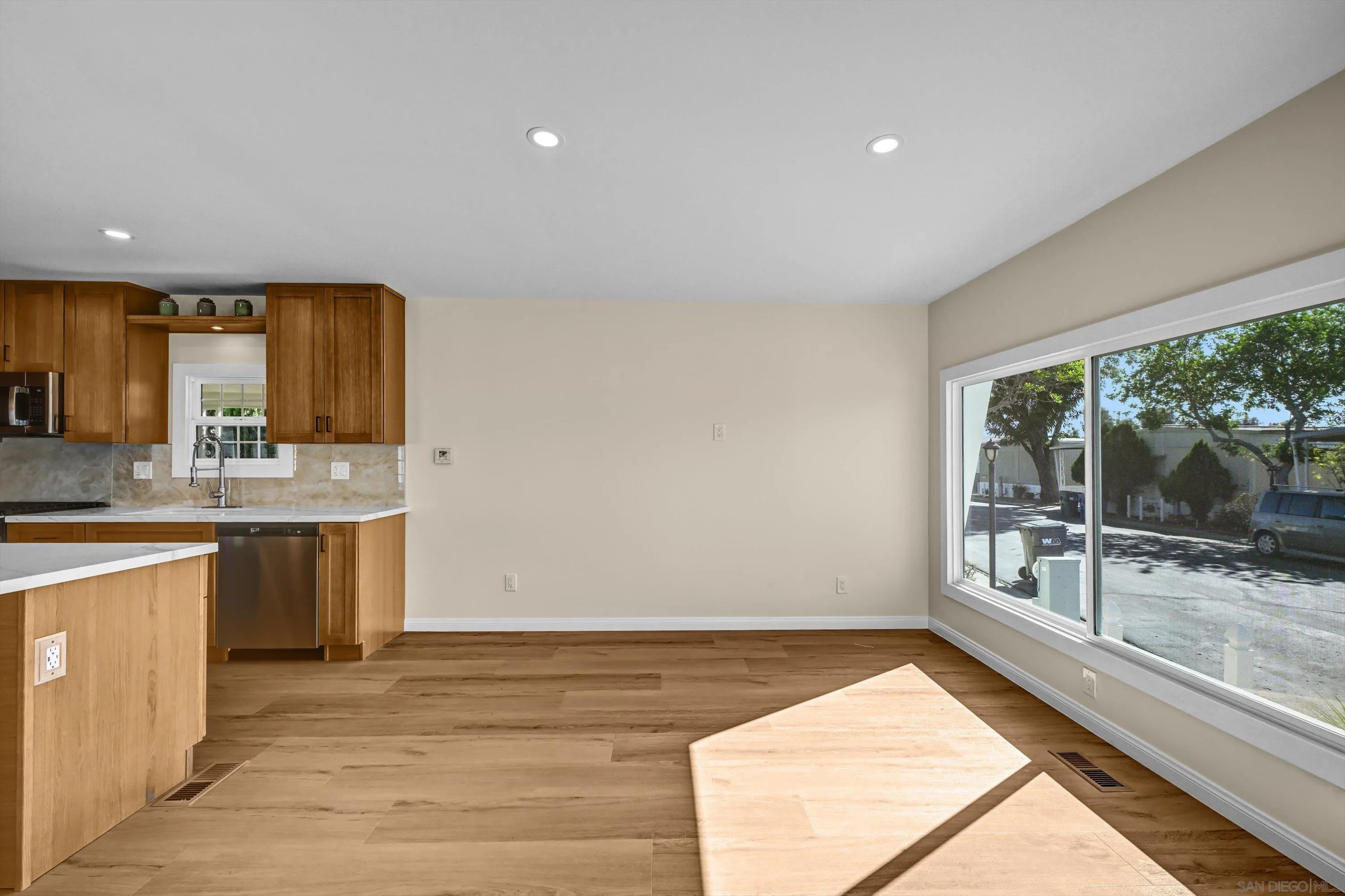 https://cdn.realtyfeed.com/cdn/127/260021885/f4d71fc0f6acc2ad831ae46651fe3c1a.webp