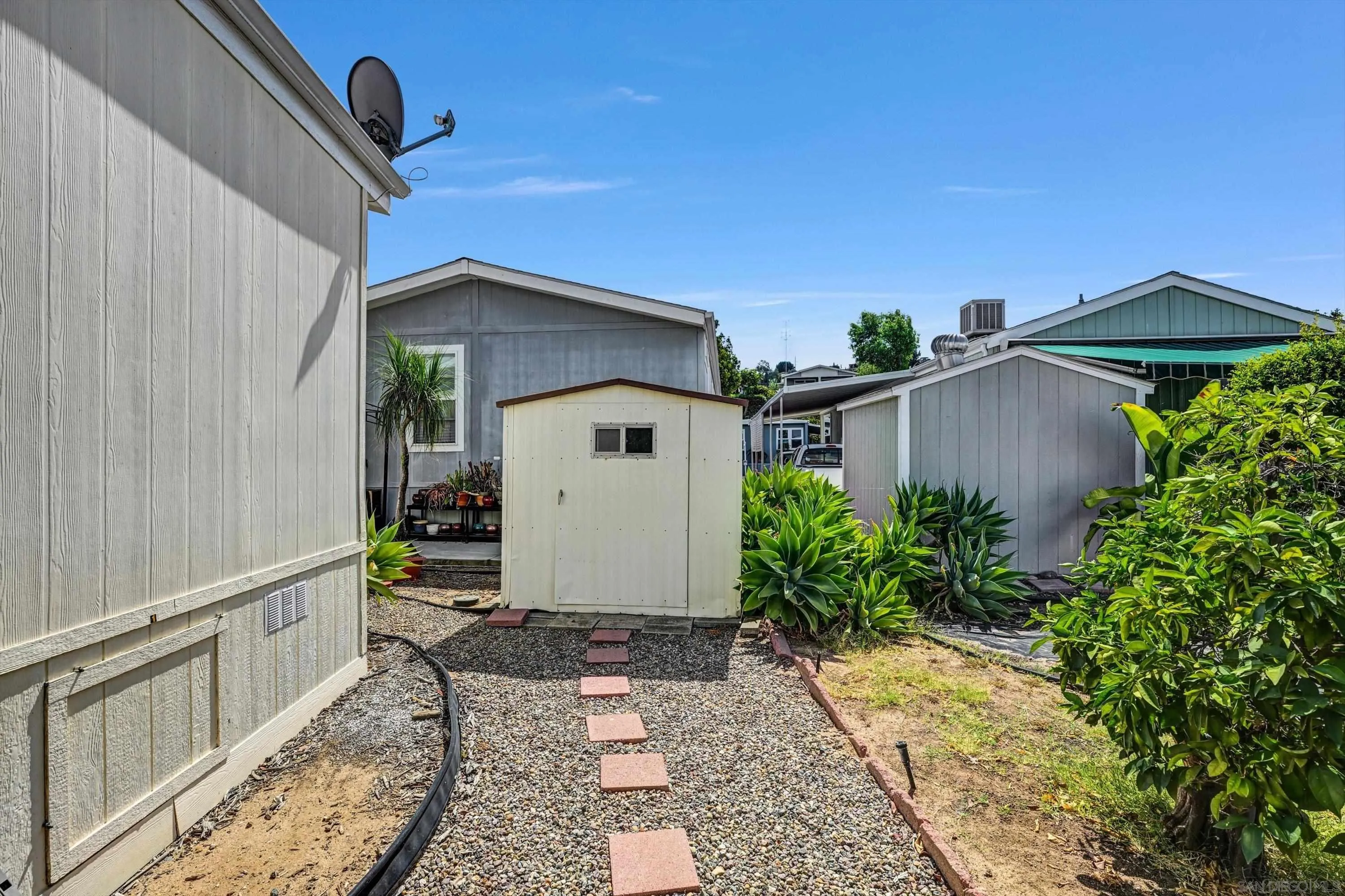 https://cdn.realtyfeed.com/cdn/127/260021887/615764d2c6cfc43aafdd7e65de0fede6.webp