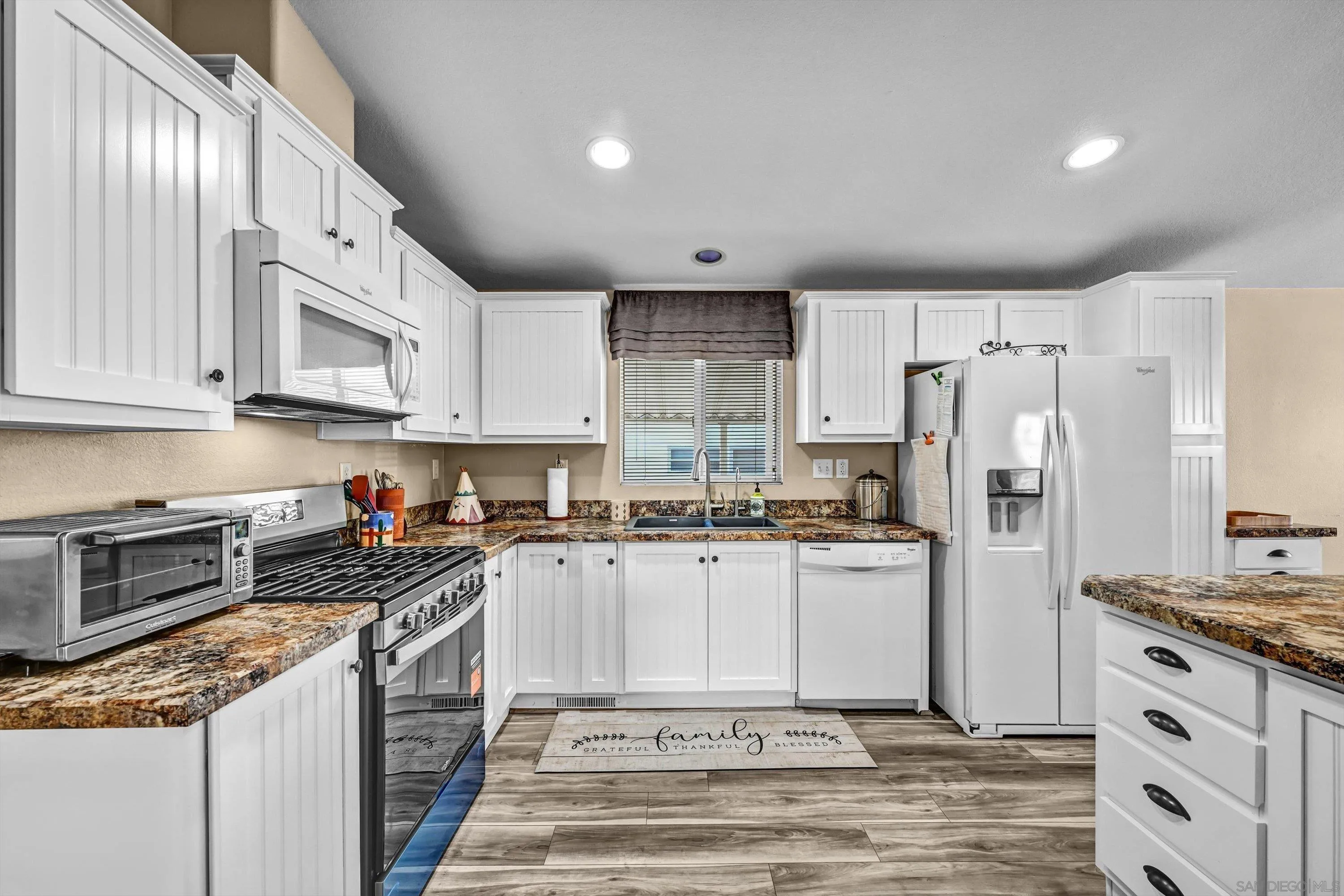 https://cdn.realtyfeed.com/cdn/127/260021887/909e4c5d4a9e66eae6c91218326348fa.webp
