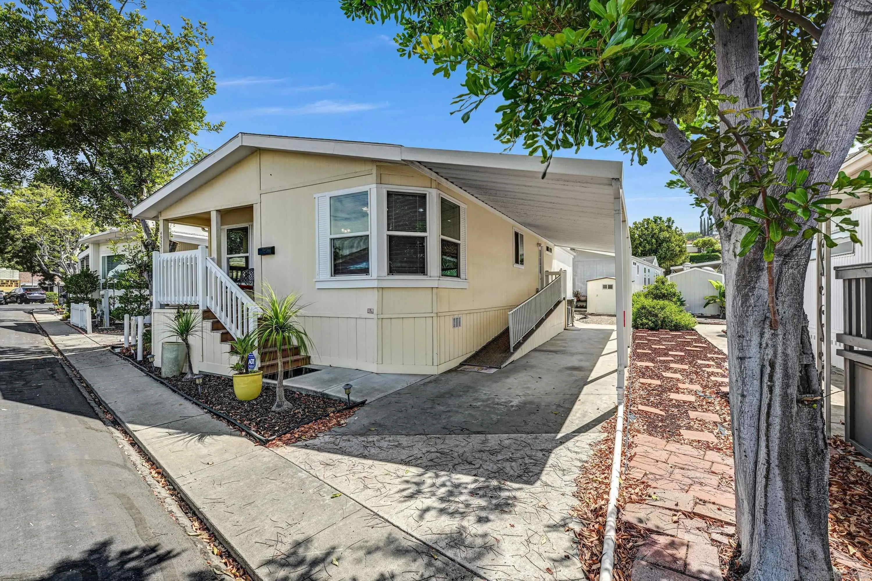 https://cdn.realtyfeed.com/cdn/127/260021887/b5166e353867349cb6ee081efcd4247c.webp