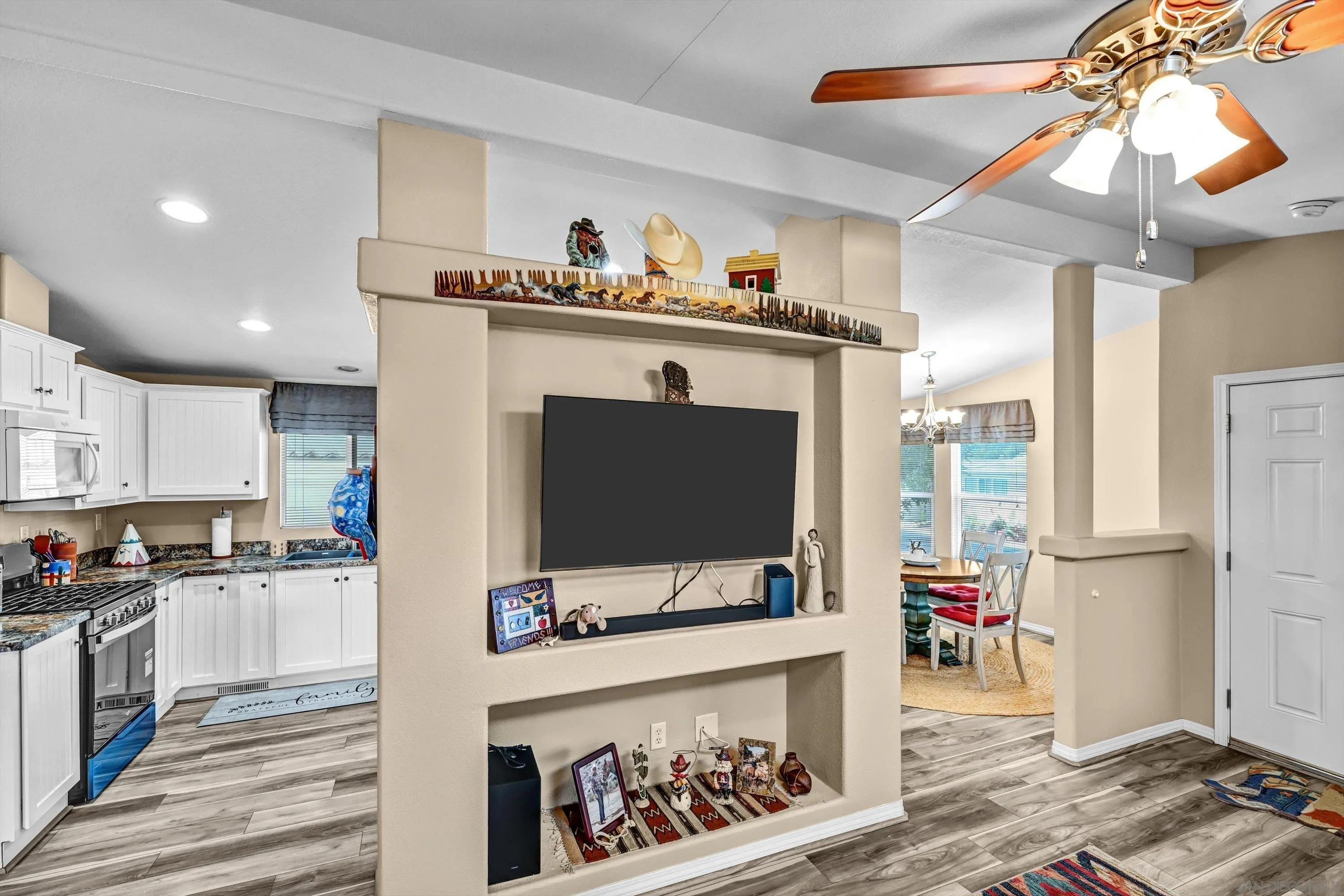 https://cdn.realtyfeed.com/cdn/127/260021887/ce35d4a771f3582ef01d7f2c98ddce6c.webp