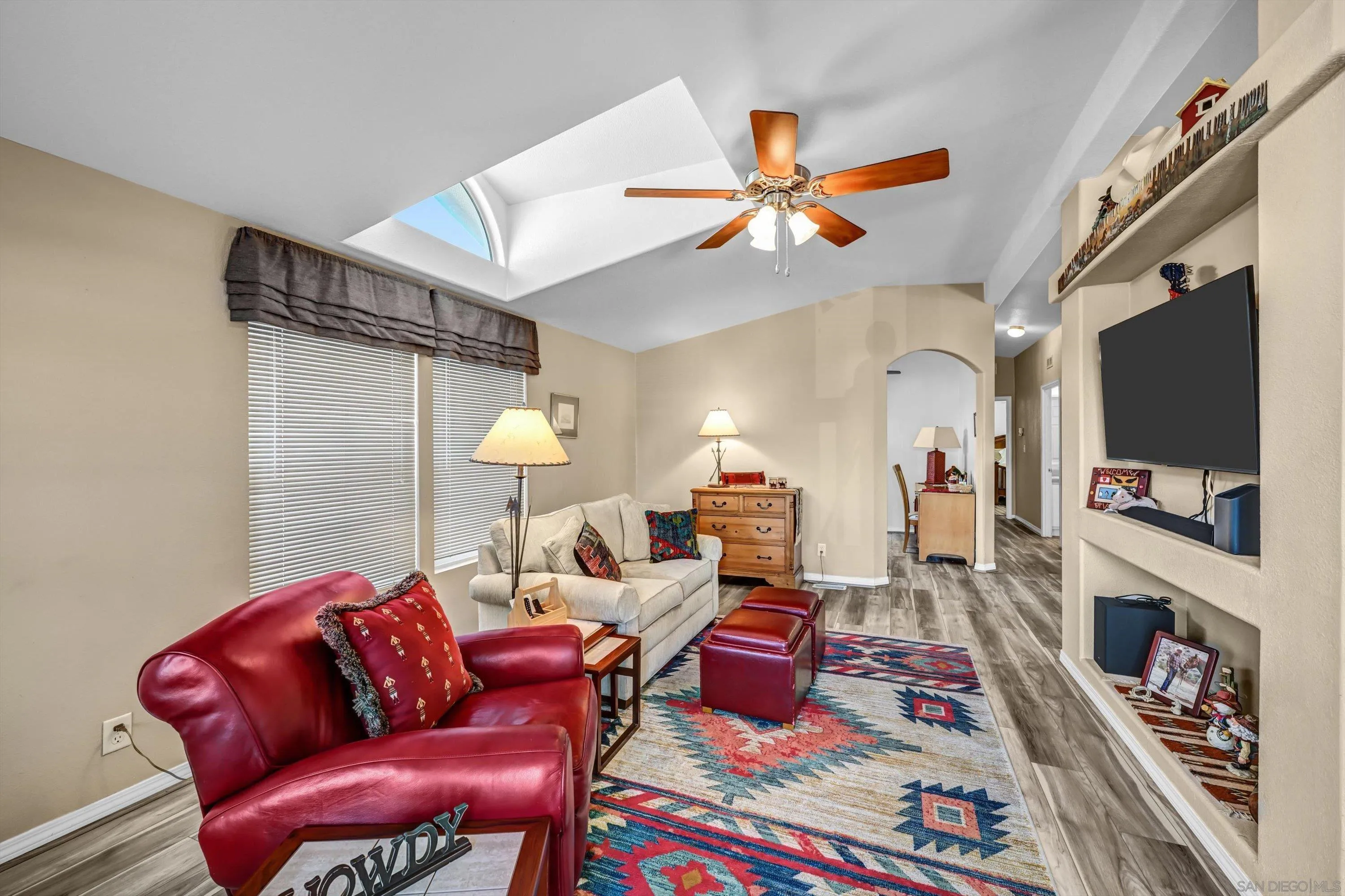 https://cdn.realtyfeed.com/cdn/127/260021887/d3651323c3242a8c96d849769c8eb60e.webp