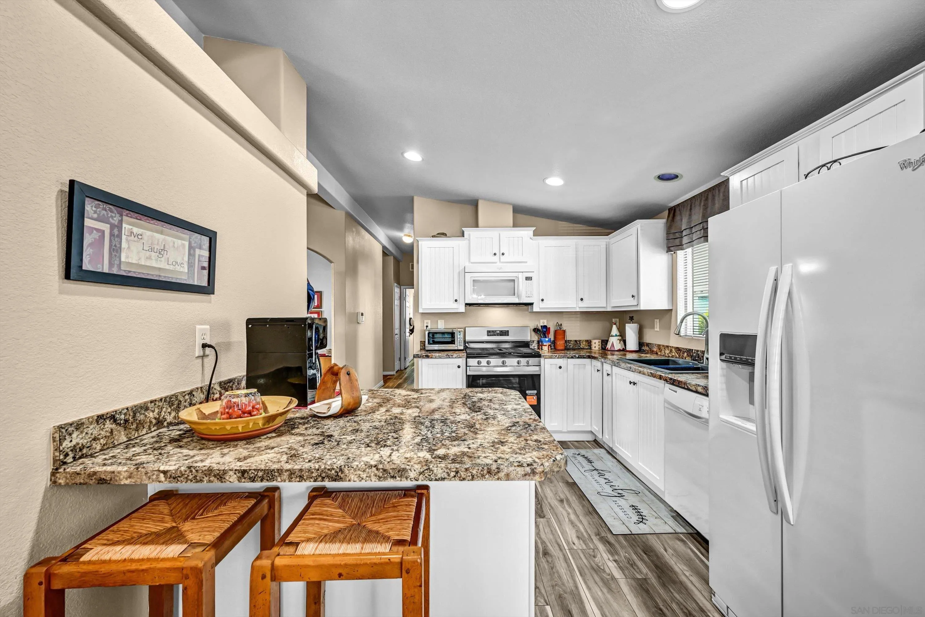 https://cdn.realtyfeed.com/cdn/127/260021887/de7d6fd07ca00e1cb7e2812e490c9e94.webp