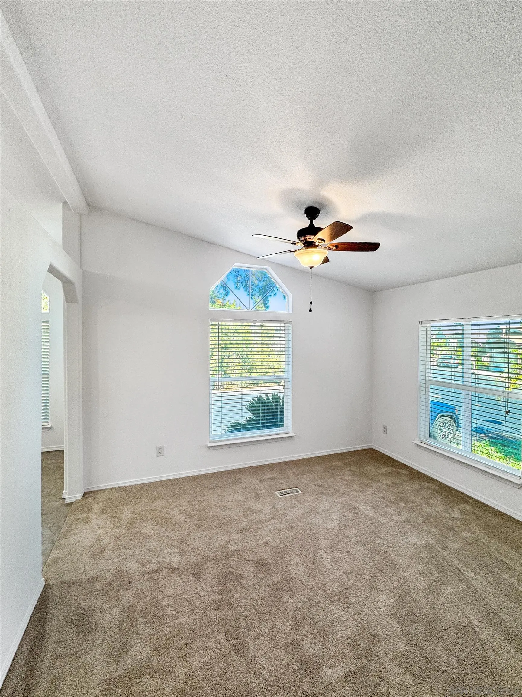 https://cdn.realtyfeed.com/cdn/127/260021888/46408adc87aff941c8468ee02eb04d4d.webp