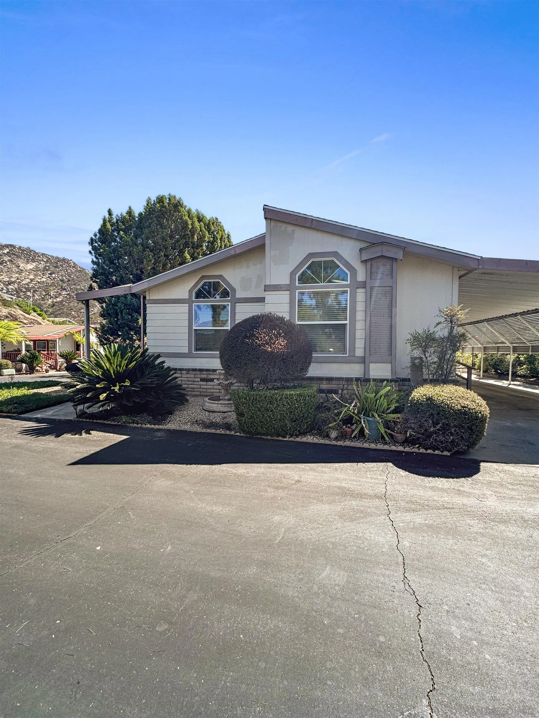 https://cdn.realtyfeed.com/cdn/127/260021888/9e0a75f2772046ba0e9a8f0c27b0daae.webp