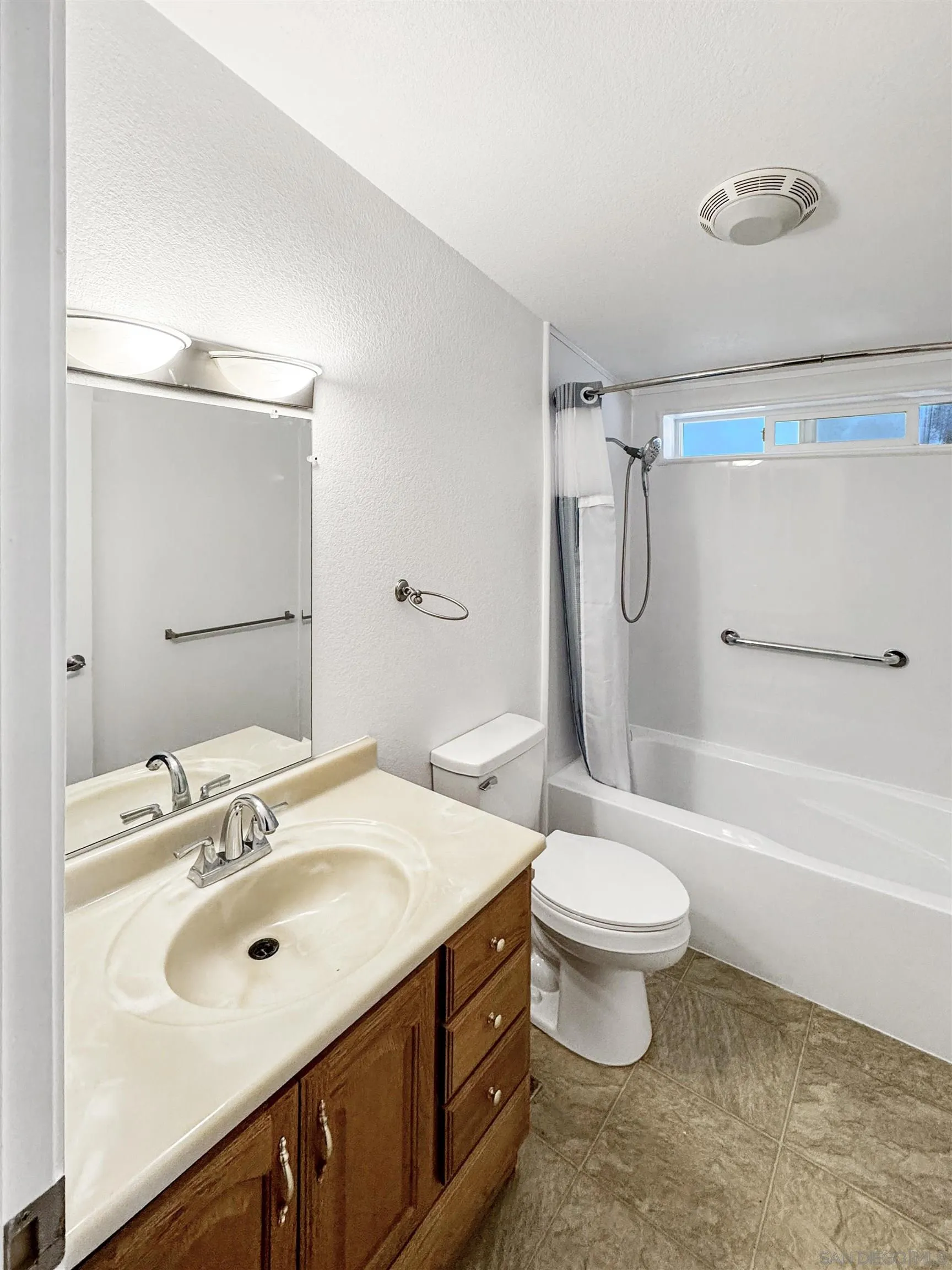 https://cdn.realtyfeed.com/cdn/127/260021888/aba5a4dcba2a9d9c24e35943bccdba5e.webp