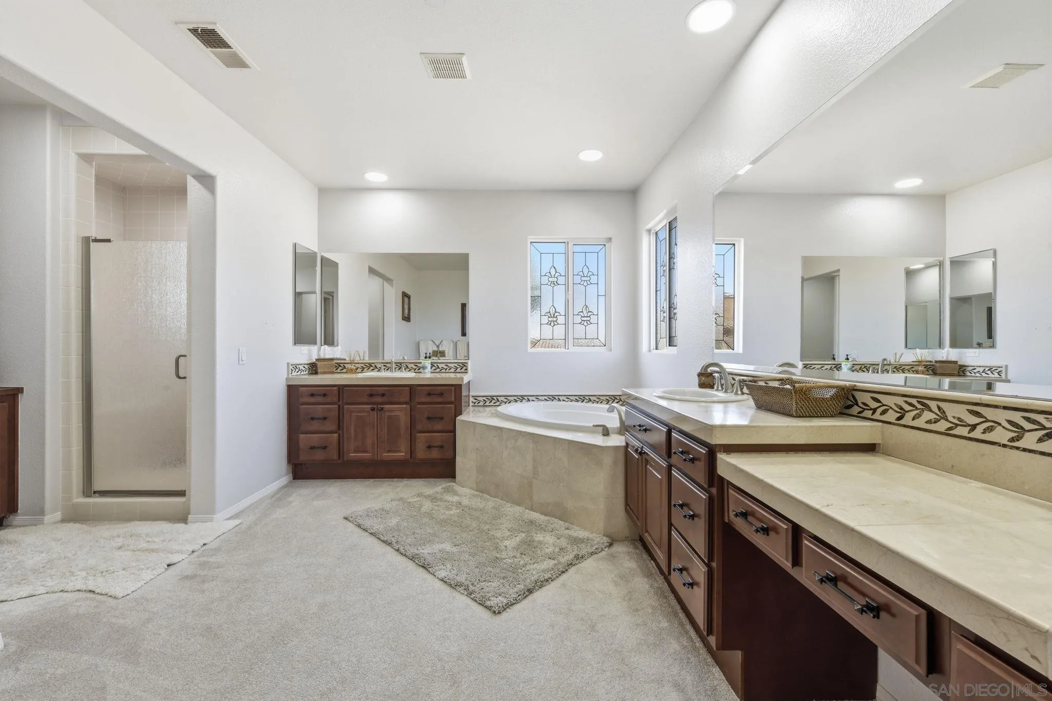 https://cdn.realtyfeed.com/cdn/127/260021893/4420ed879b2d1aefc3e0eae5d207a1d5.webp