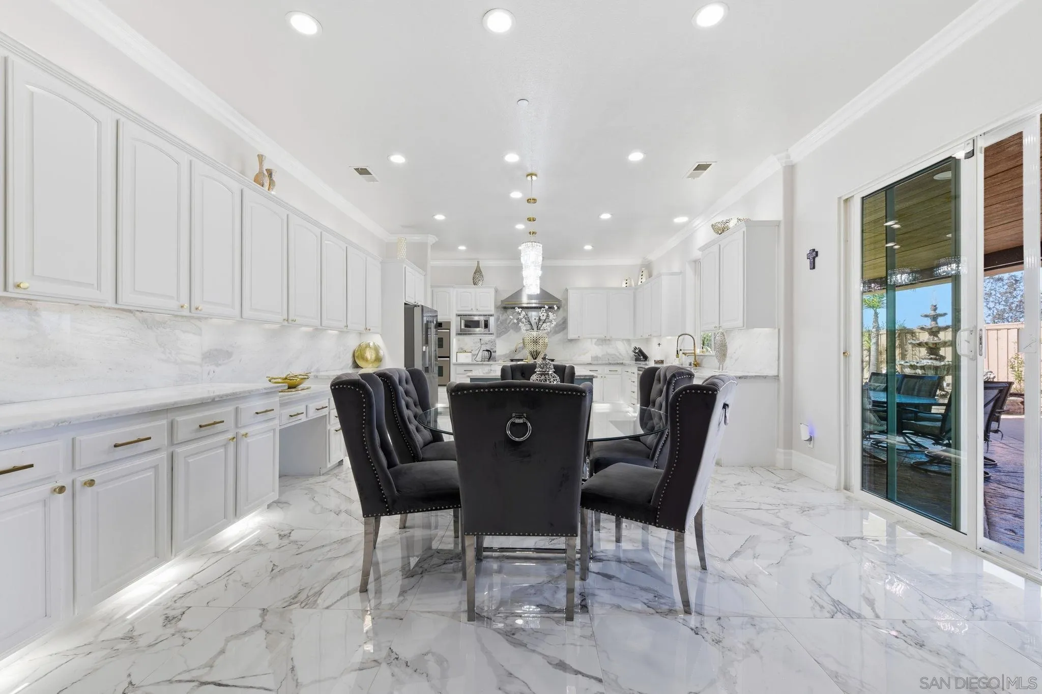https://cdn.realtyfeed.com/cdn/127/260021893/8359e5a3e4fdc7378041acc5e046bed1.webp