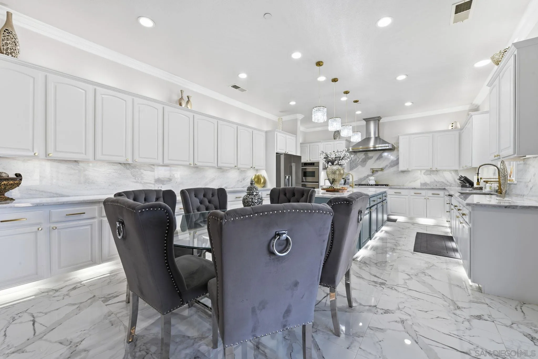 https://cdn.realtyfeed.com/cdn/127/260021893/e3b6ffb05dea3dfee6bc69f96e2d9803.webp