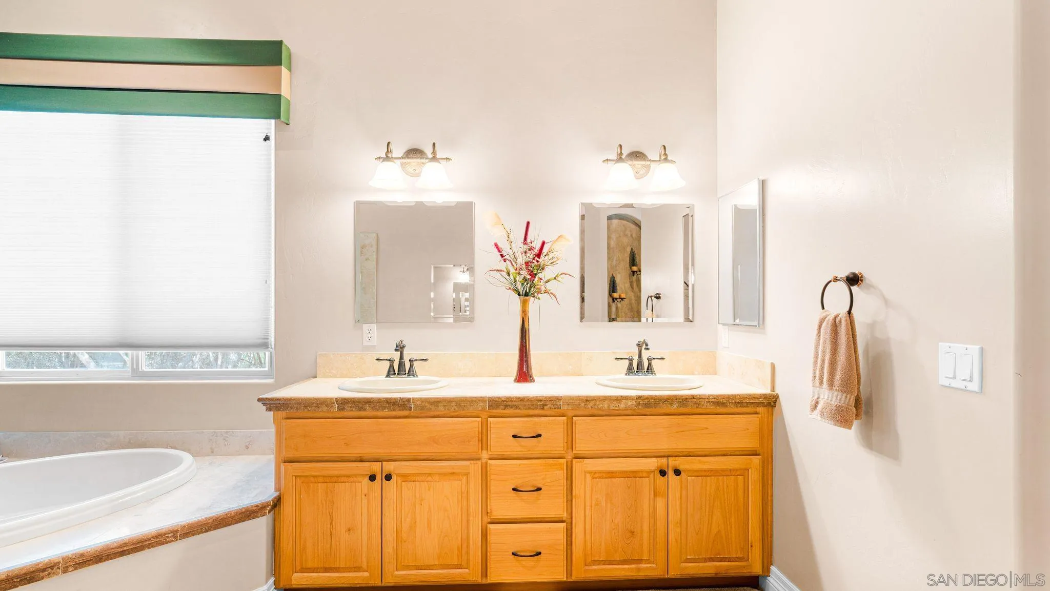 https://cdn.realtyfeed.com/cdn/127/260021894/35a30bcee420e9a74c687da86bb20deb.webp