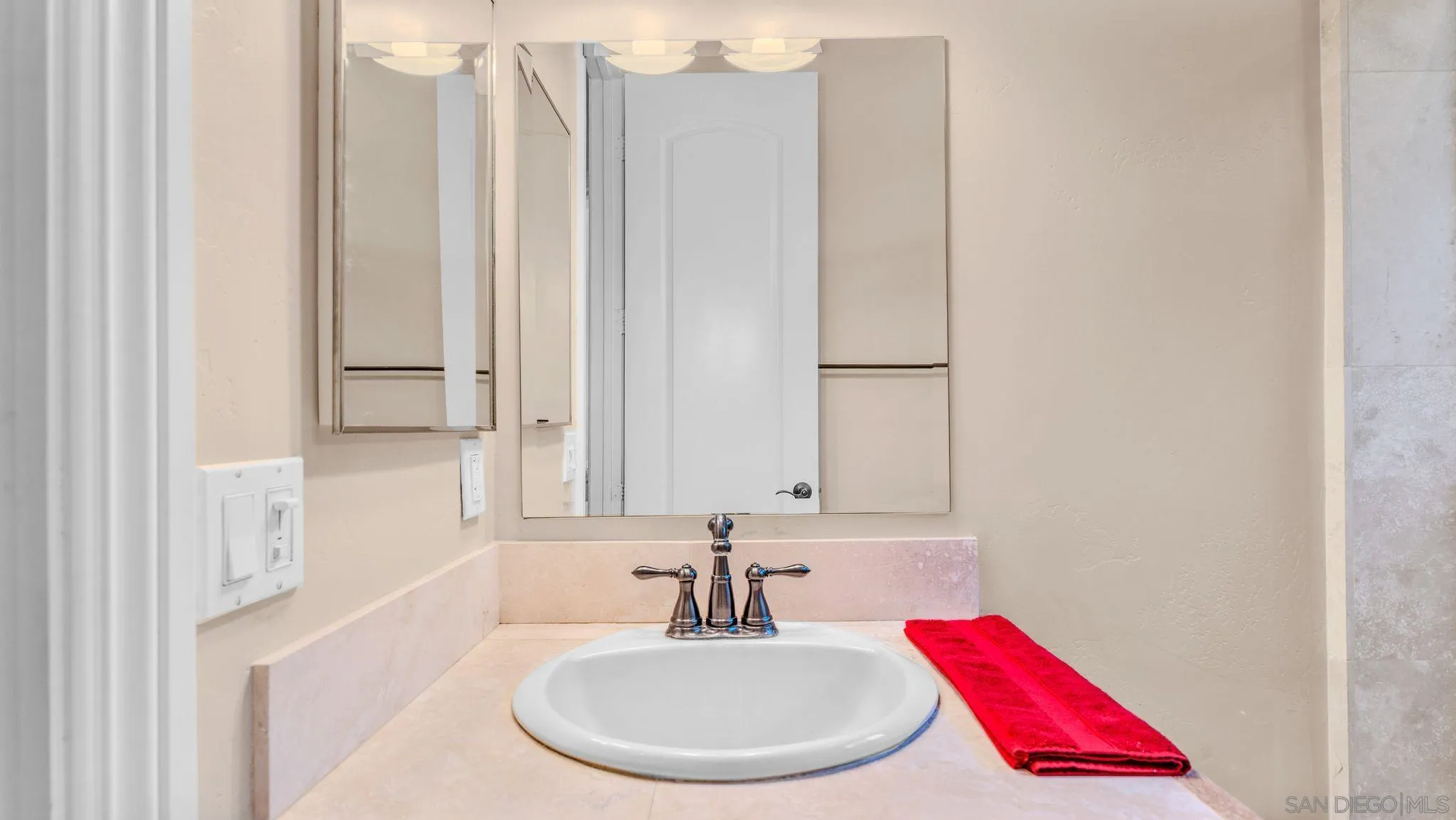 https://cdn.realtyfeed.com/cdn/127/260021894/5782837449cff41256767cc3fed93947.webp