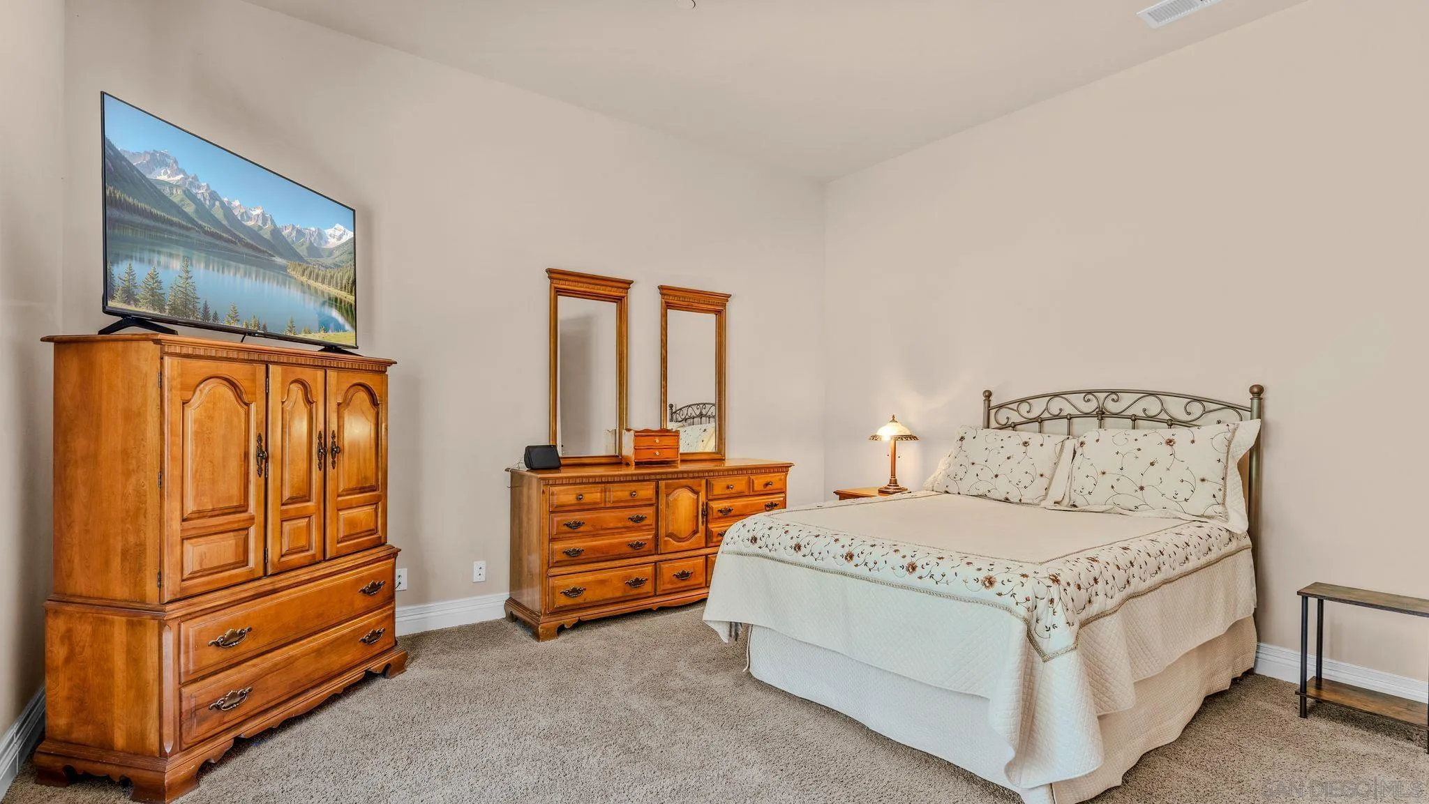 https://cdn.realtyfeed.com/cdn/127/260021894/9d191b4b29df853d5238c6f80fc57675.webp