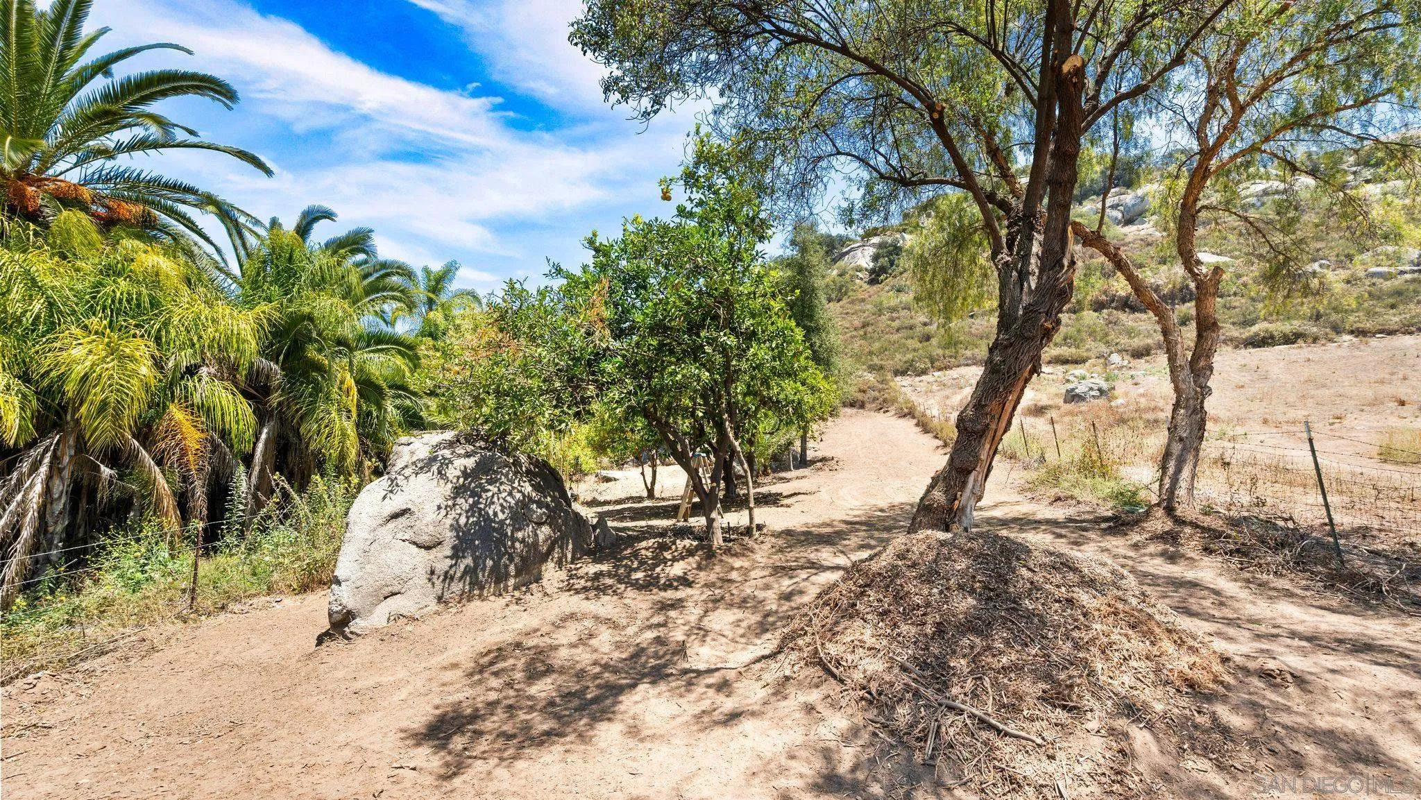 https://cdn.realtyfeed.com/cdn/127/260021894/9d8c21014b36a71388e6ed53b31775c5.webp
