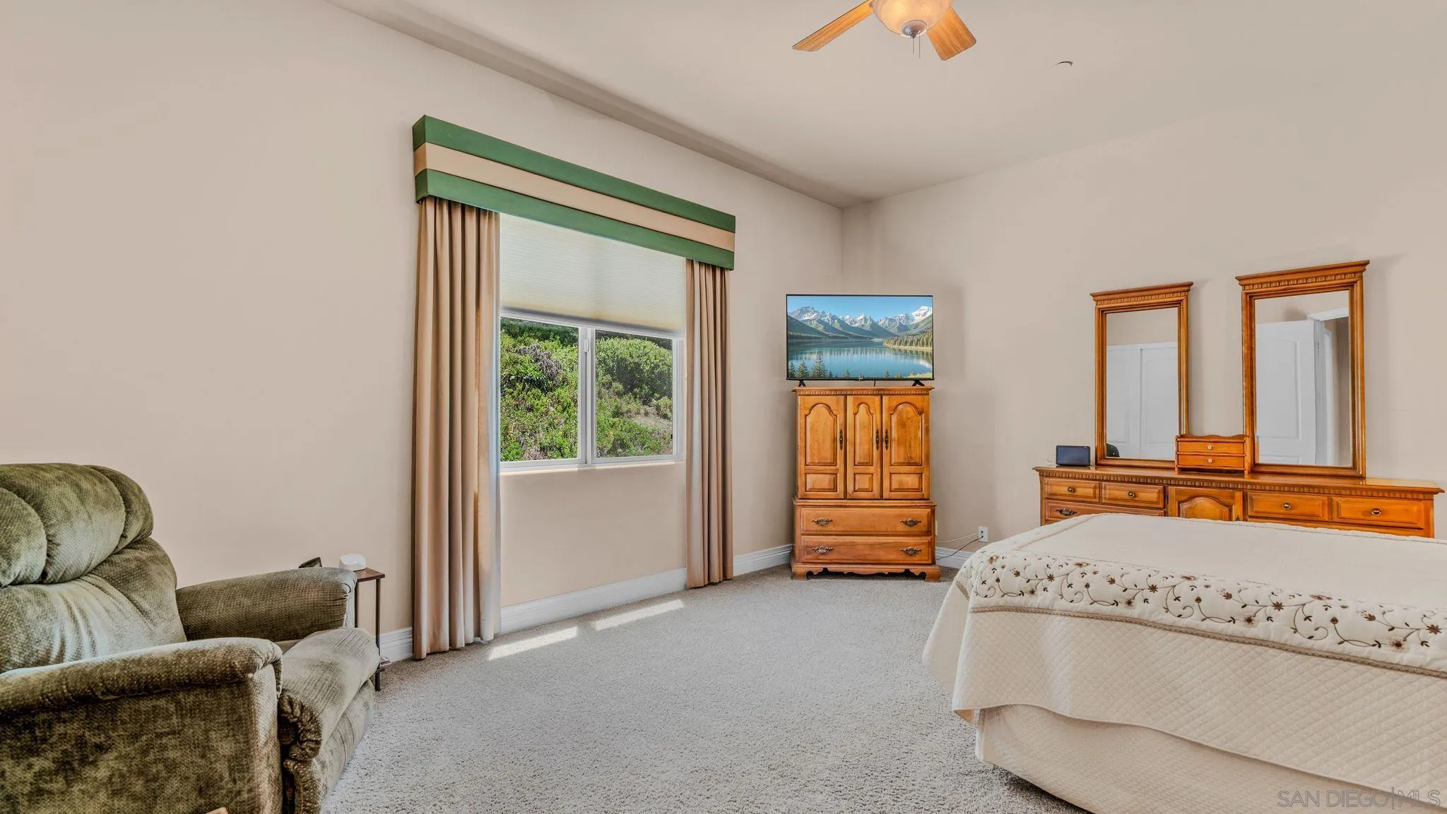 https://cdn.realtyfeed.com/cdn/127/260021894/a192f79d4ed7c492a013be62af29d5e9.webp