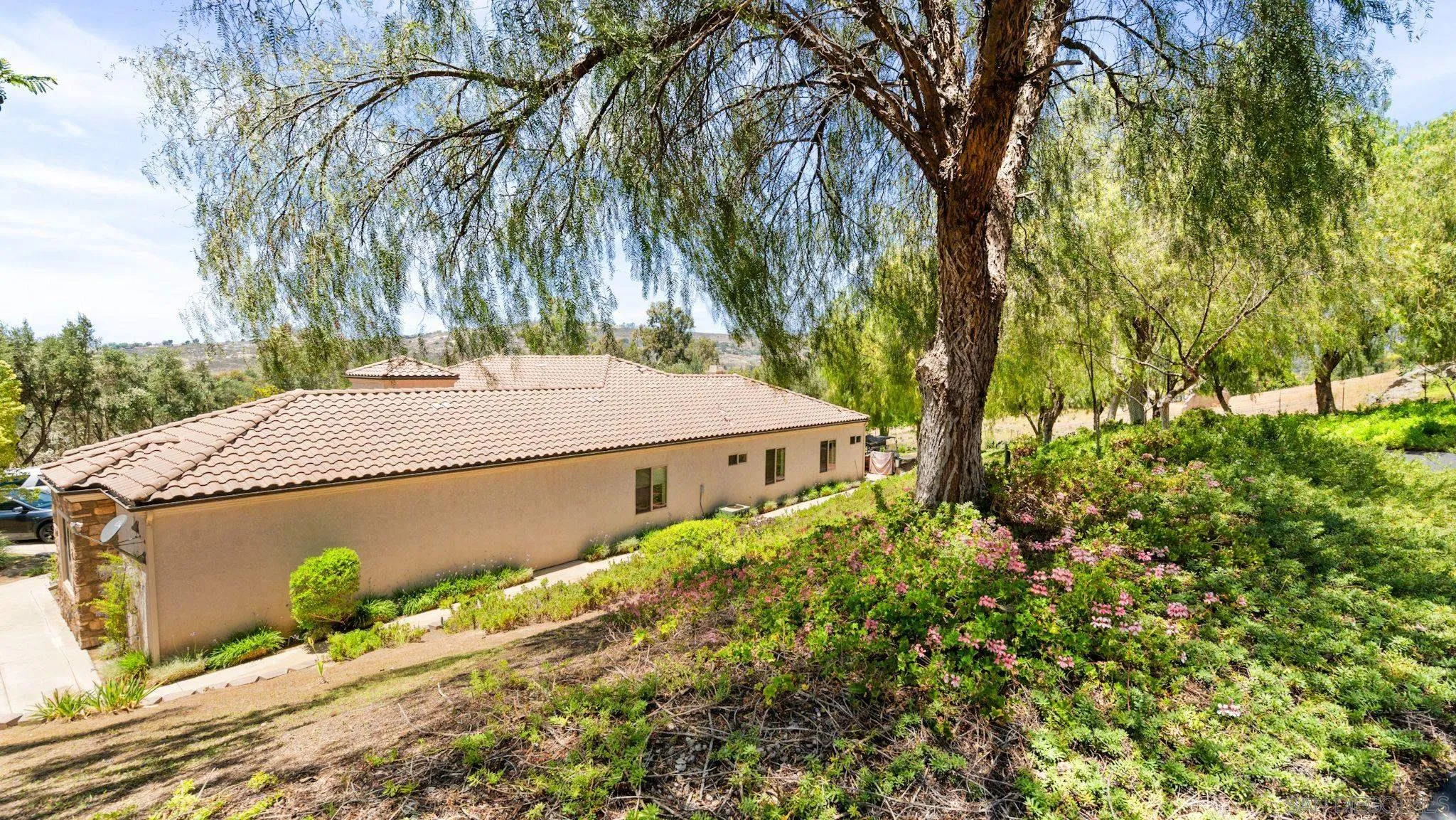 https://cdn.realtyfeed.com/cdn/127/260021894/e7104b53fec82ba0f06a1d1fba4abbb7.webp