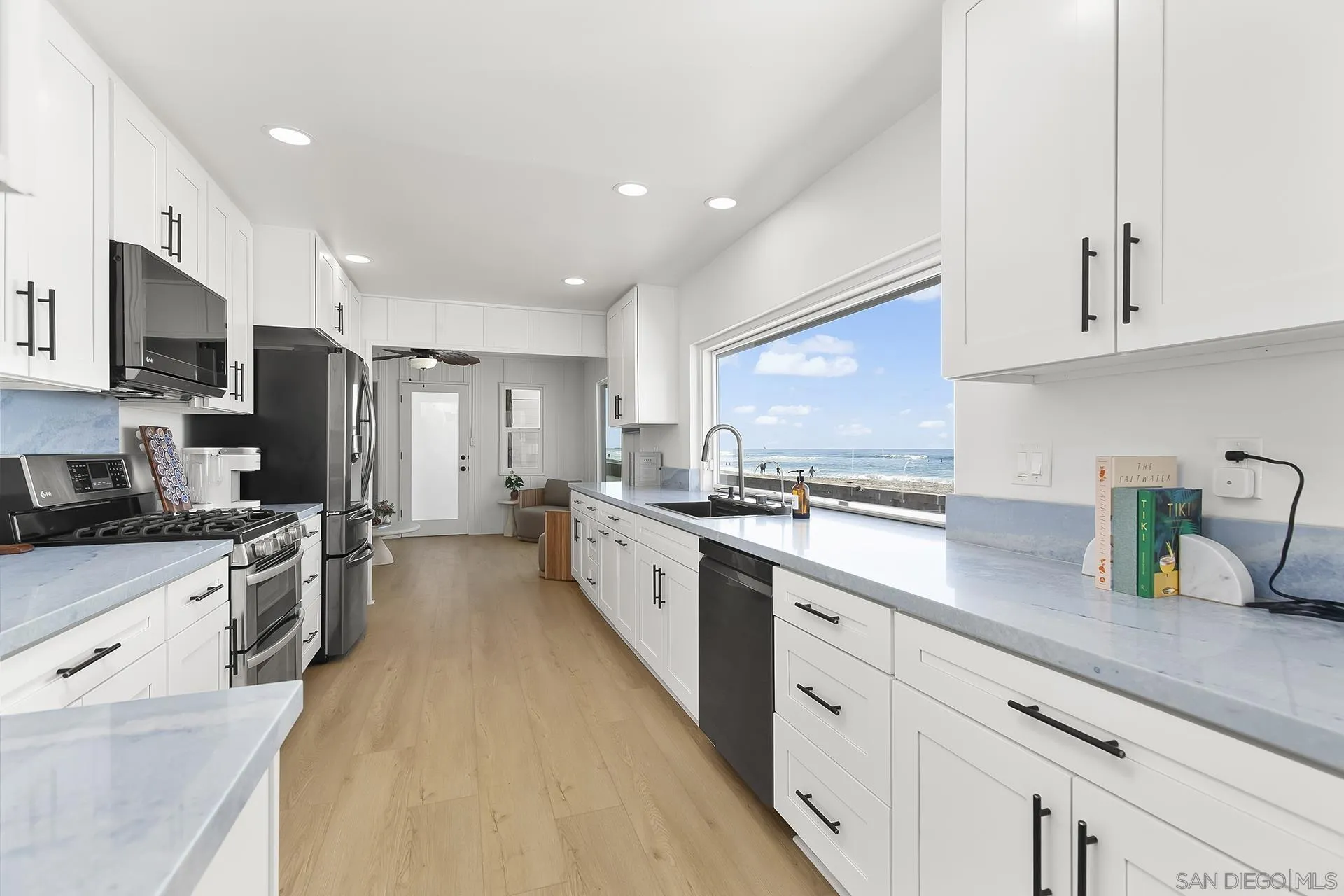 https://cdn.realtyfeed.com/cdn/127/260021896/5ca4b9b46628414c2c15cfb7f89dcbbc.webp