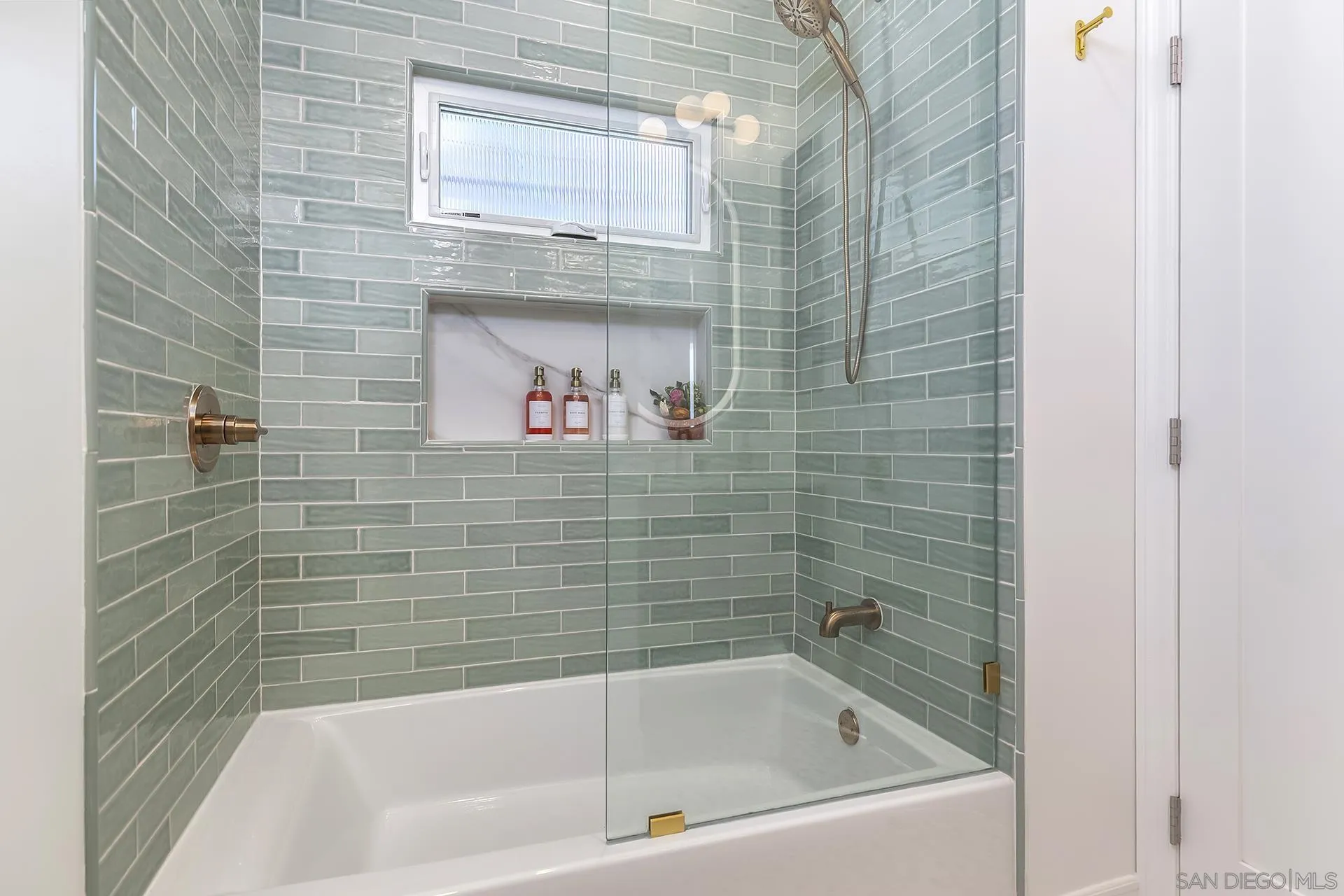 https://cdn.realtyfeed.com/cdn/127/260021896/f6aeb18948b4d2ddbca1fd6544906f9d.webp