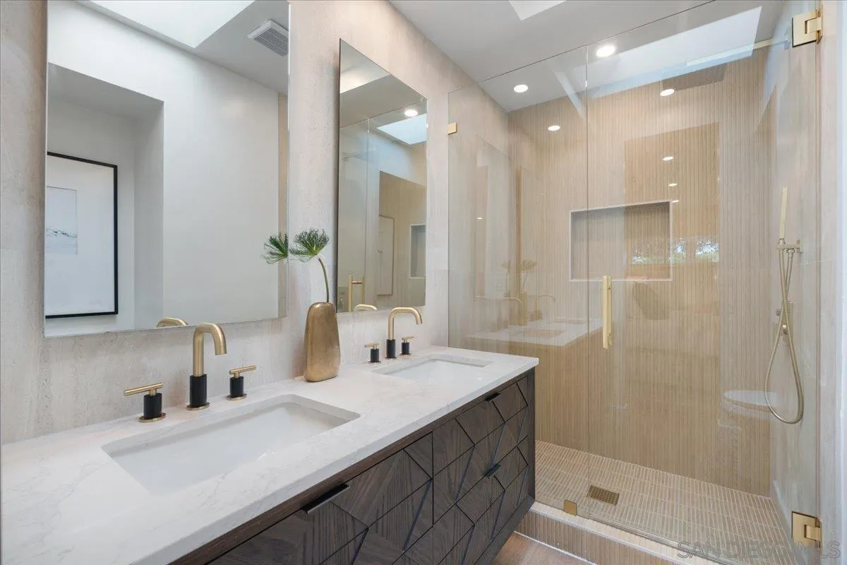 https://cdn.realtyfeed.com/cdn/127/260021899/45a9d8fc3c89d36c6b85f4bacf1bc6bb.webp