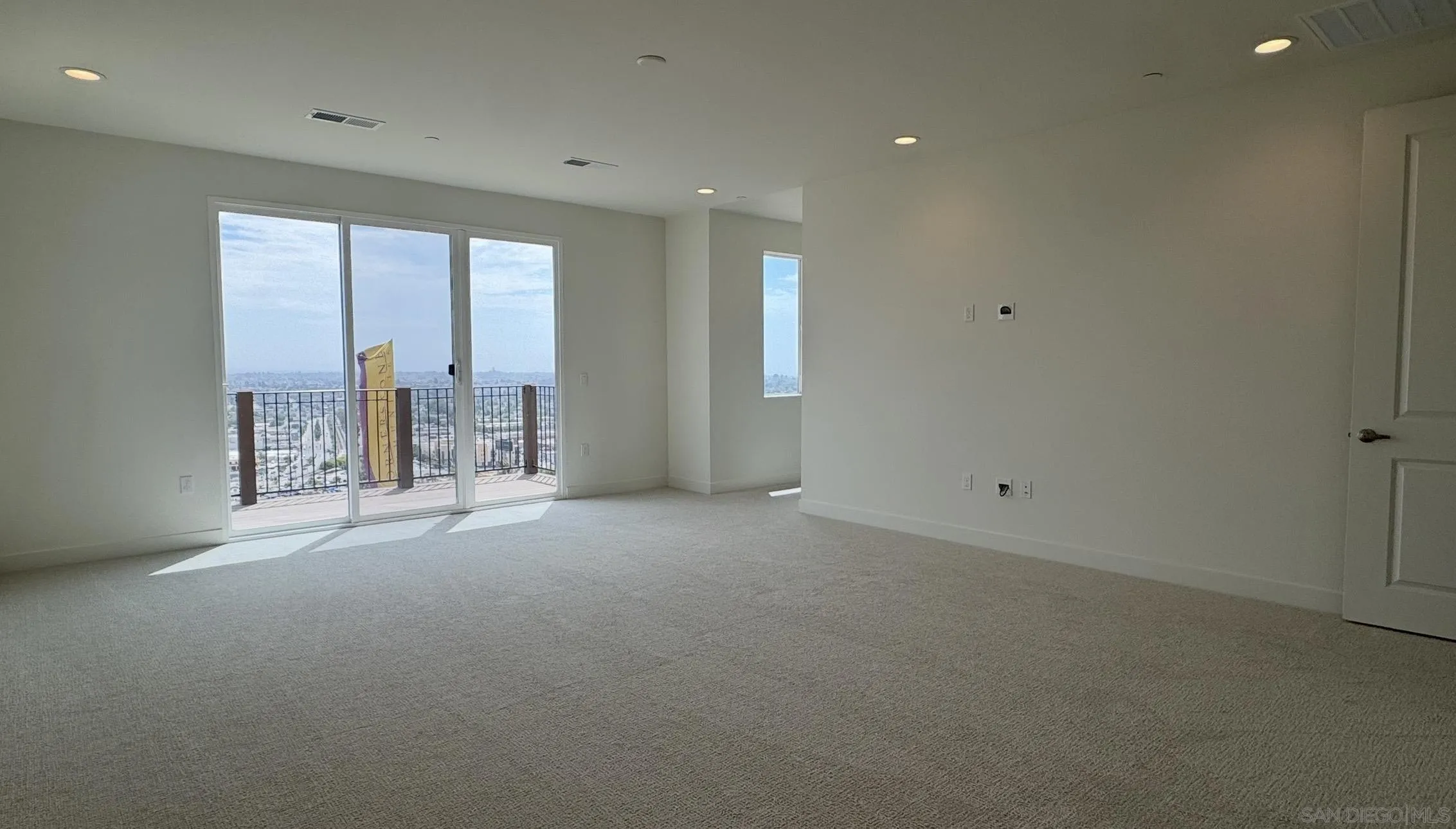 https://cdn.realtyfeed.com/cdn/127/260021901/826e6f40f08c60e5f363c2a7b835b984.webp