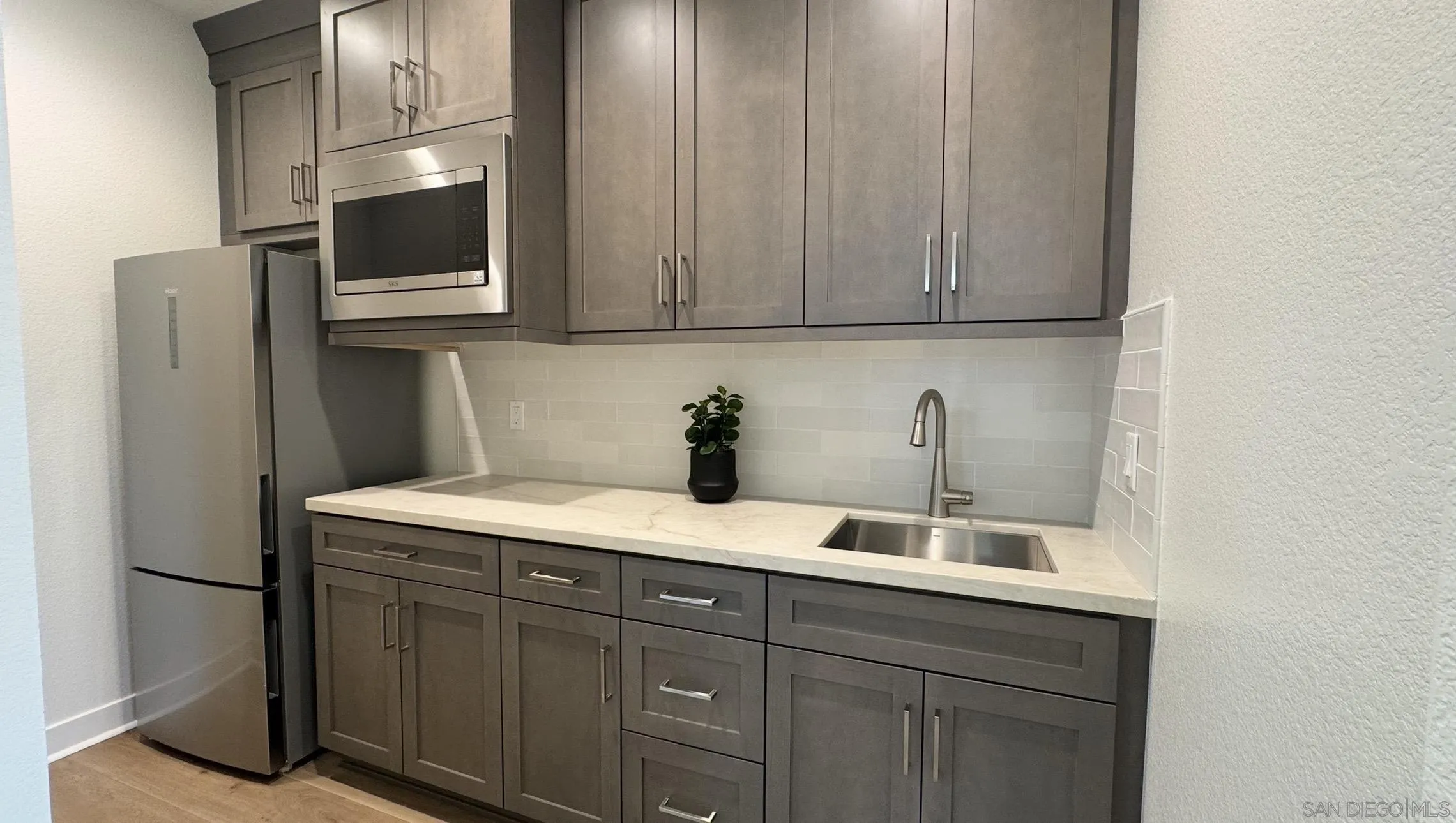https://cdn.realtyfeed.com/cdn/127/260021901/9452ddc90f33e6bd26225a32c55fc6fe.webp