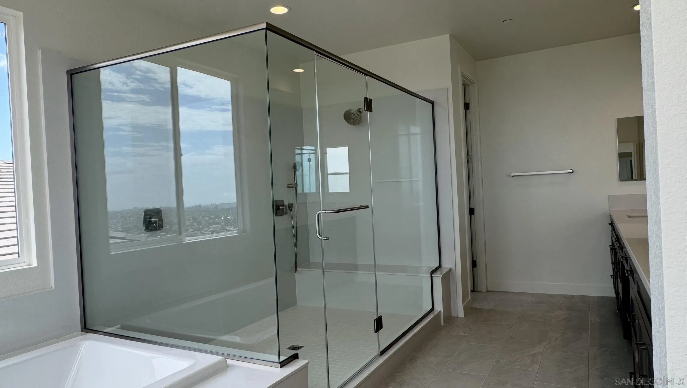 https://cdn.realtyfeed.com/cdn/127/260021901/acb730f3385c917fd2582378fd8e08e4.webp