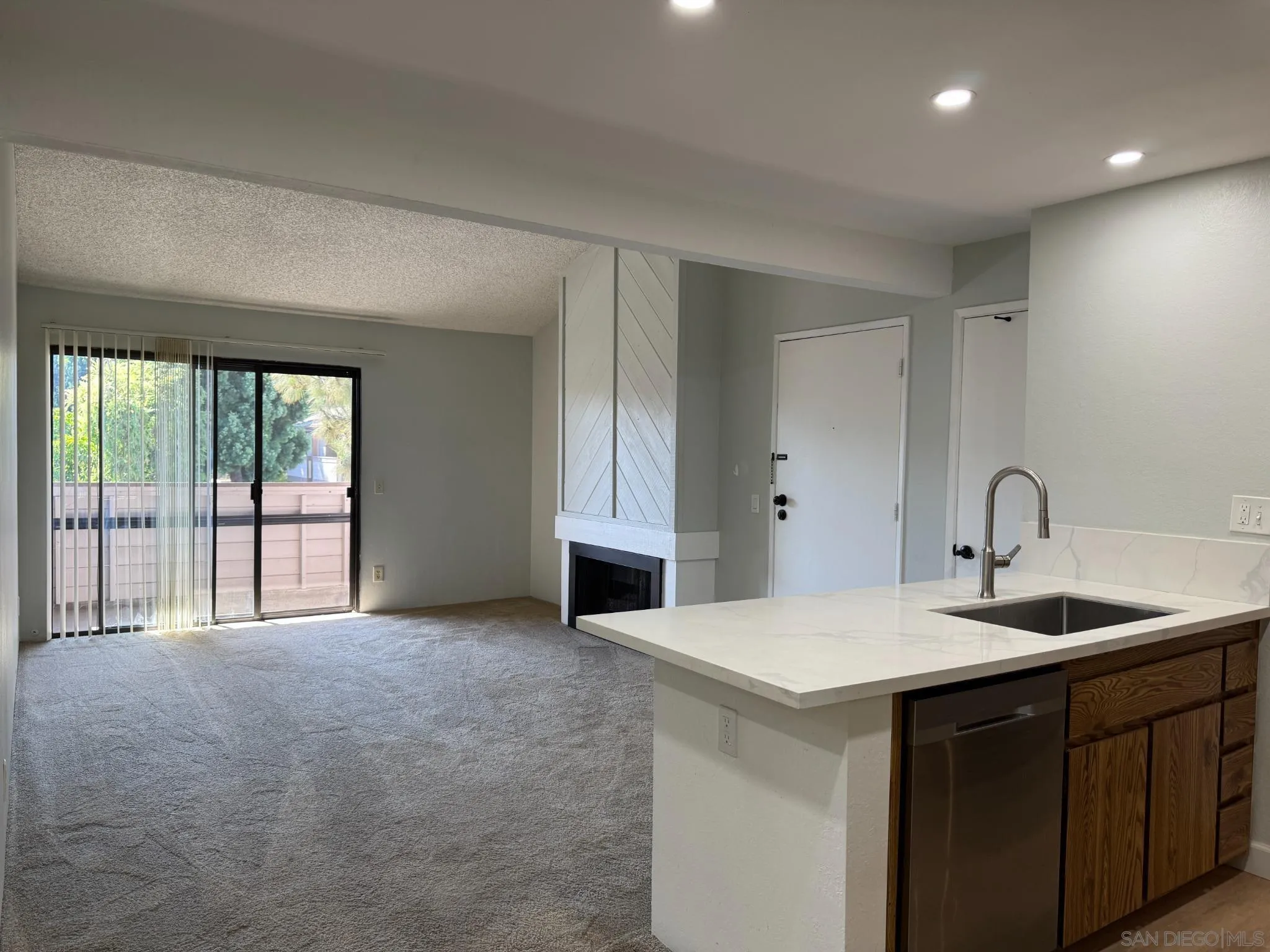 https://cdn.realtyfeed.com/cdn/127/260021904/236d7bd04510558e5c8e0434791f0d86.webp