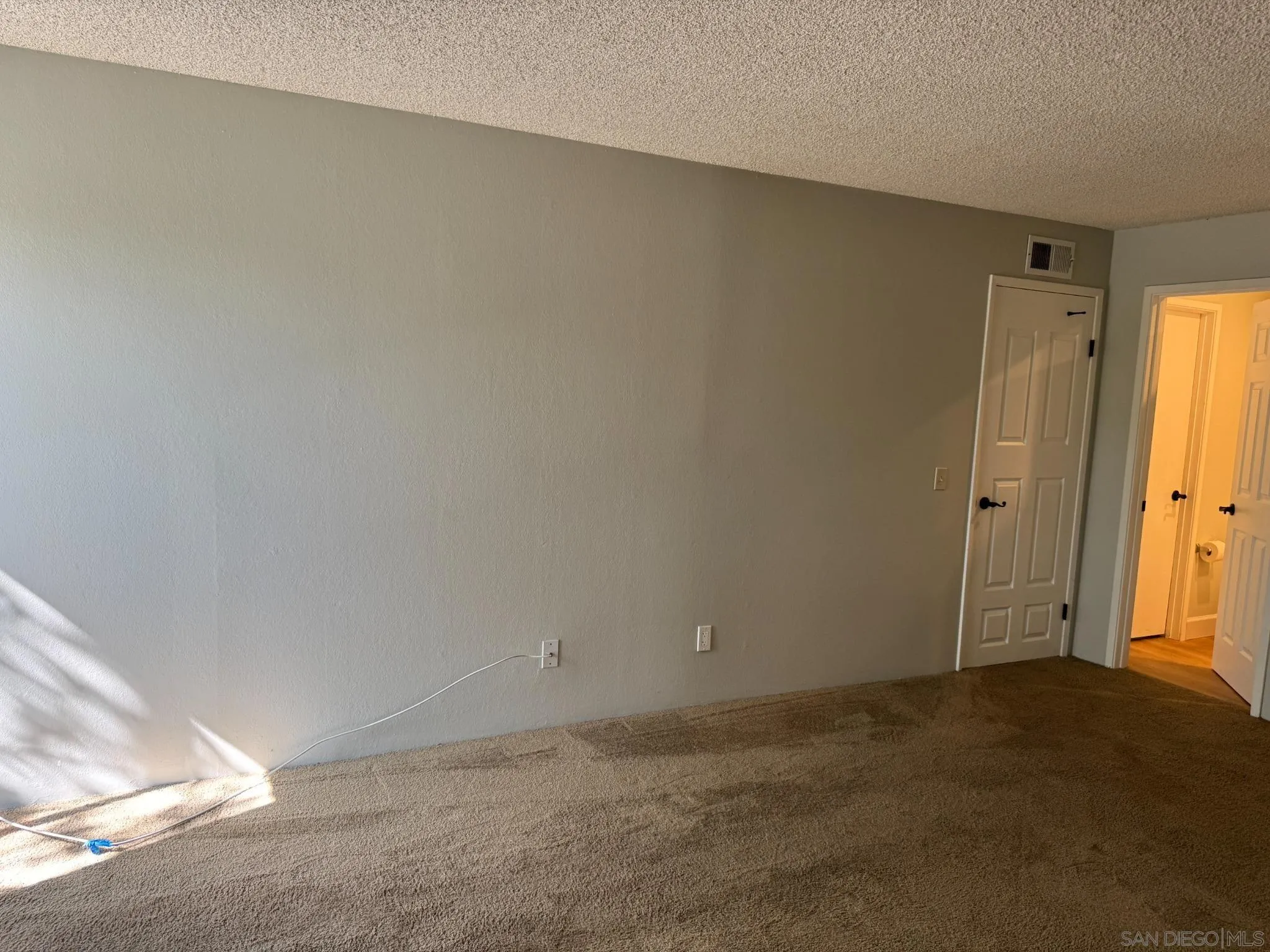 https://cdn.realtyfeed.com/cdn/127/260021904/cf0517d51c1d200bd6c9ea9a6ecdae12.webp
