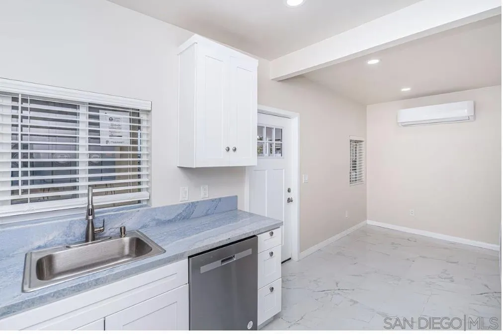4919 Coconino Way, san Diego, CA 92117 - Photo 2 of 12, San Diego, CA