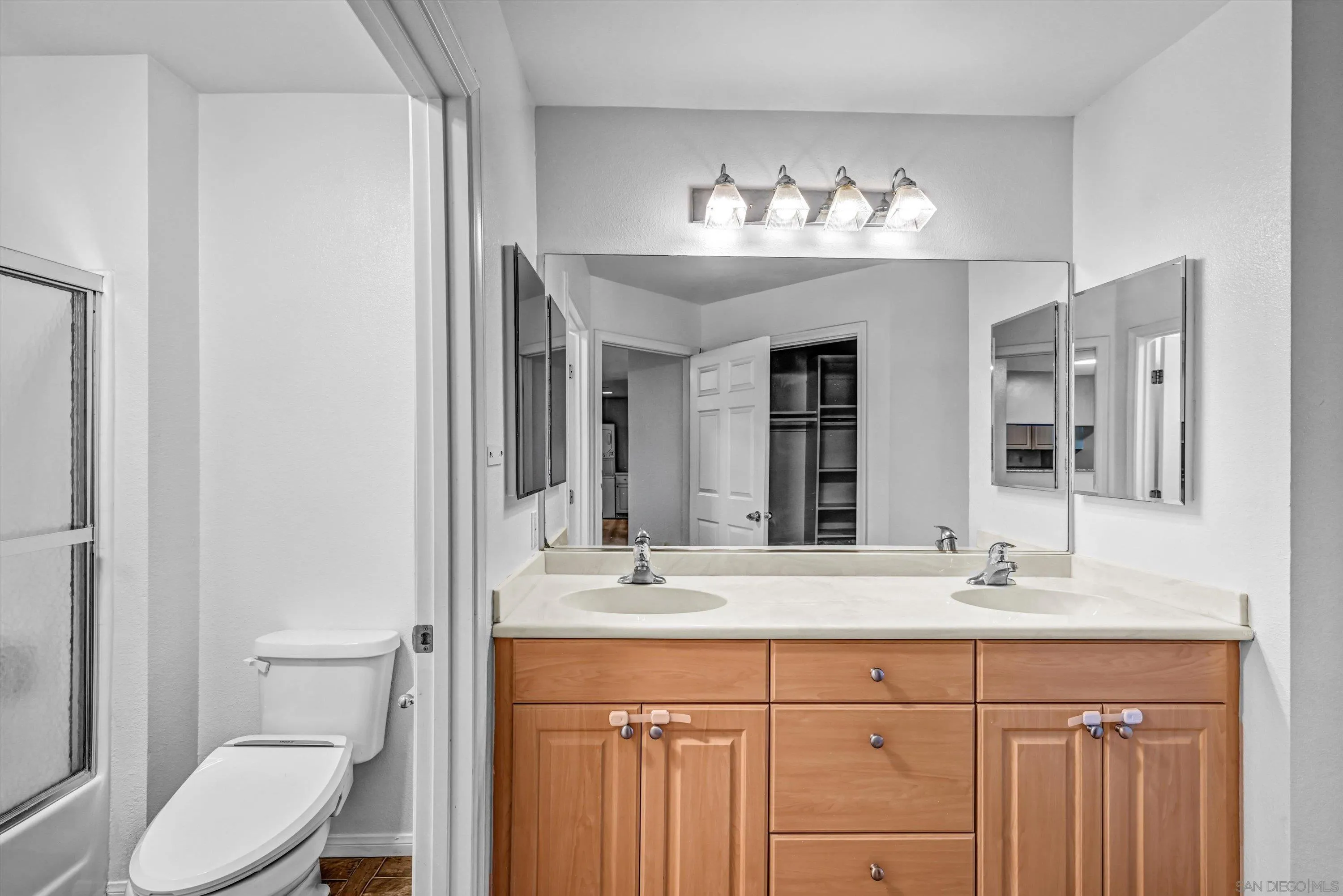 https://cdn.realtyfeed.com/cdn/127/260021908/49b3dbcc488d64c04bea4ede781a4ce8.webp
