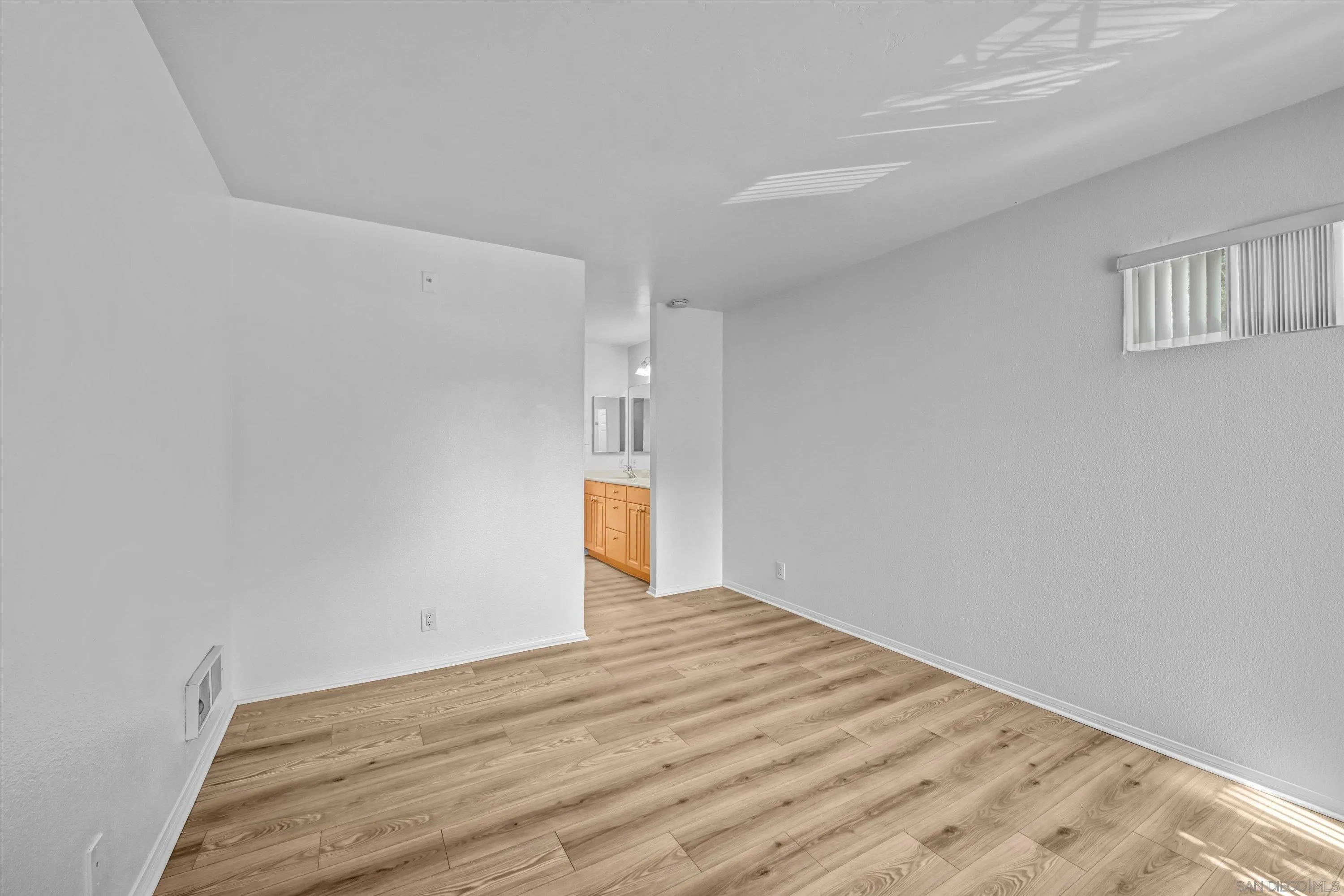 https://cdn.realtyfeed.com/cdn/127/260021908/b95f917733ec3a5b5fc78bff7ce5c716.webp