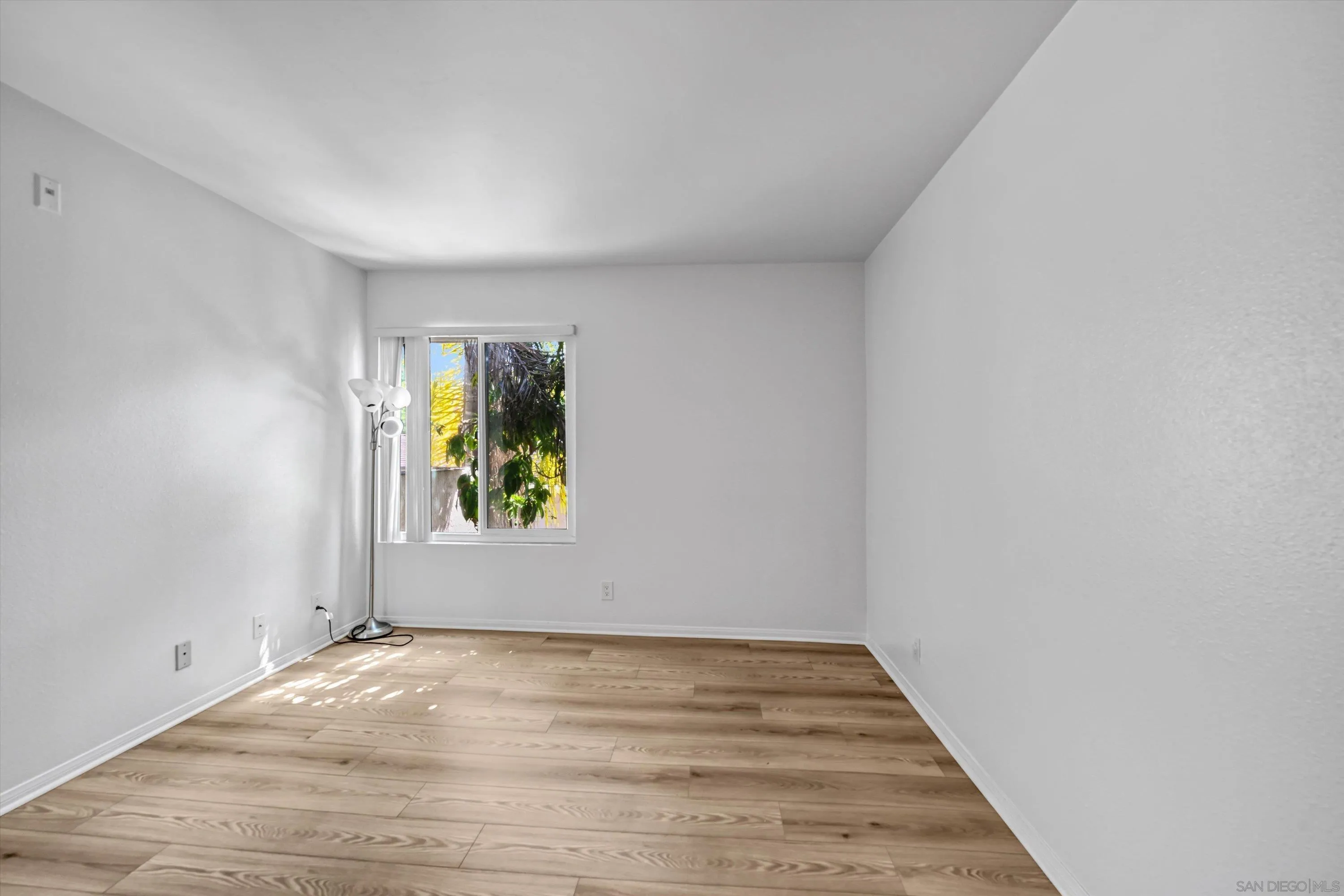 https://cdn.realtyfeed.com/cdn/127/260021908/cce12223ba60edfb7ca15f808c27a3c2.webp