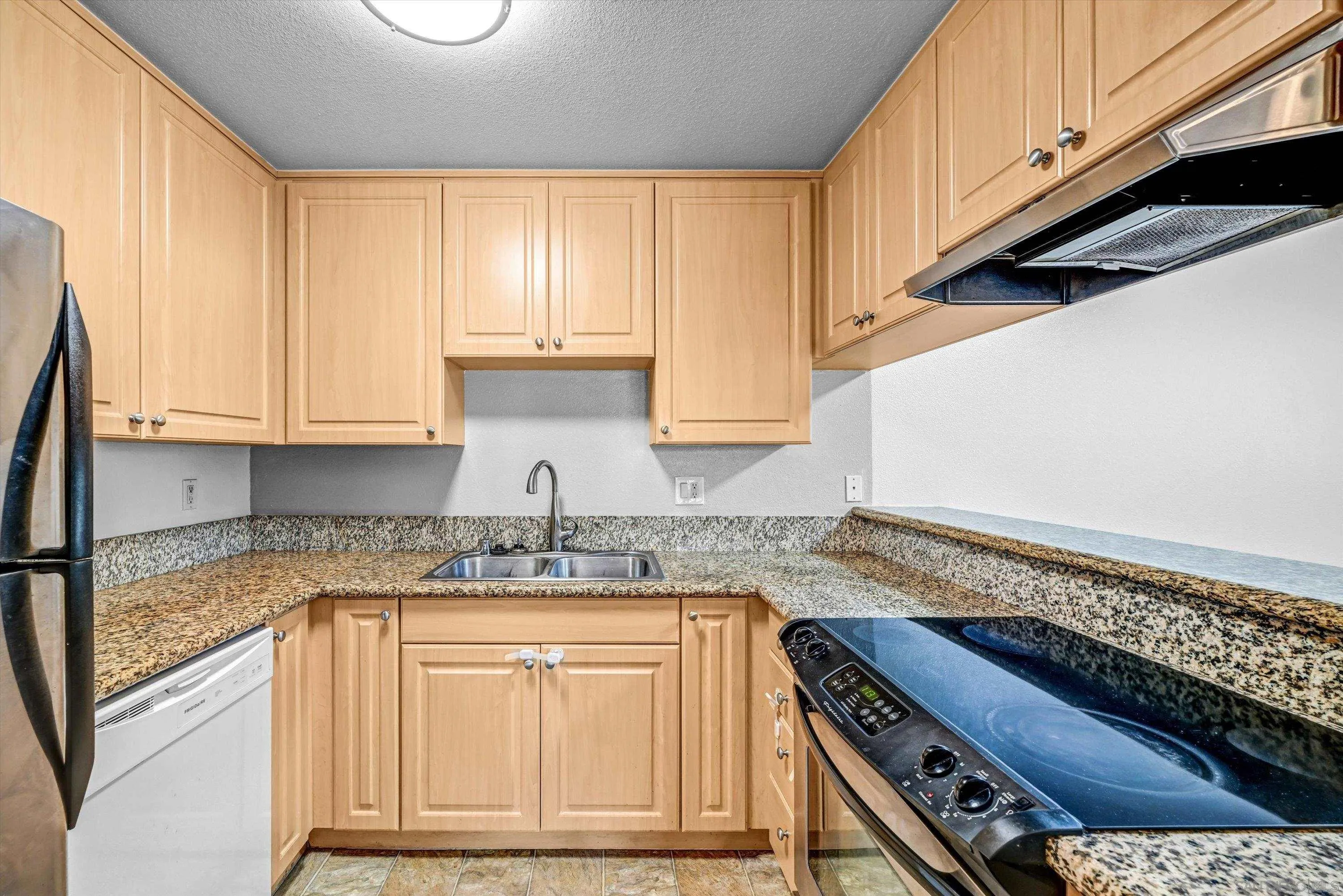 https://cdn.realtyfeed.com/cdn/127/260021908/f8d1e6a31fd2be61a5113fc1f4c74c44.webp
