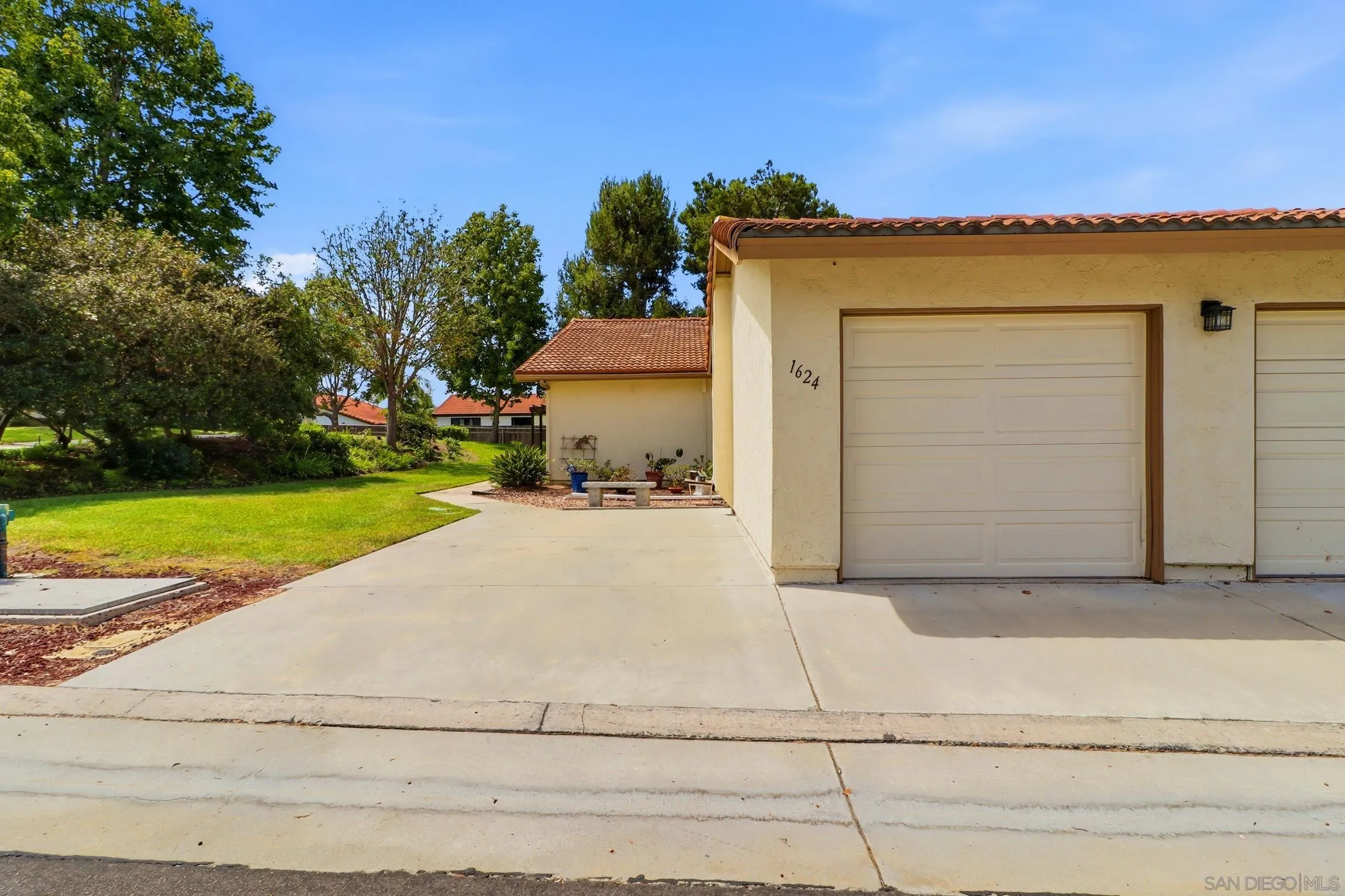 https://cdn.realtyfeed.com/cdn/127/260021919/34d93626b3b11805a5ef313faf285b0d.webp