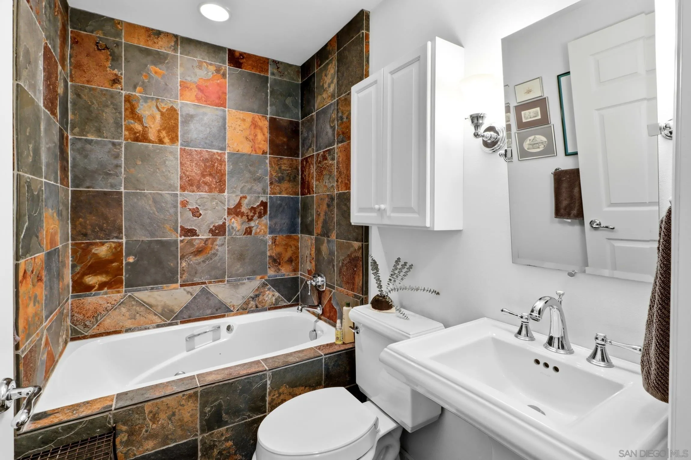 https://cdn.realtyfeed.com/cdn/127/260021919/fbc0fd994852d98433e982c845a6041b.webp