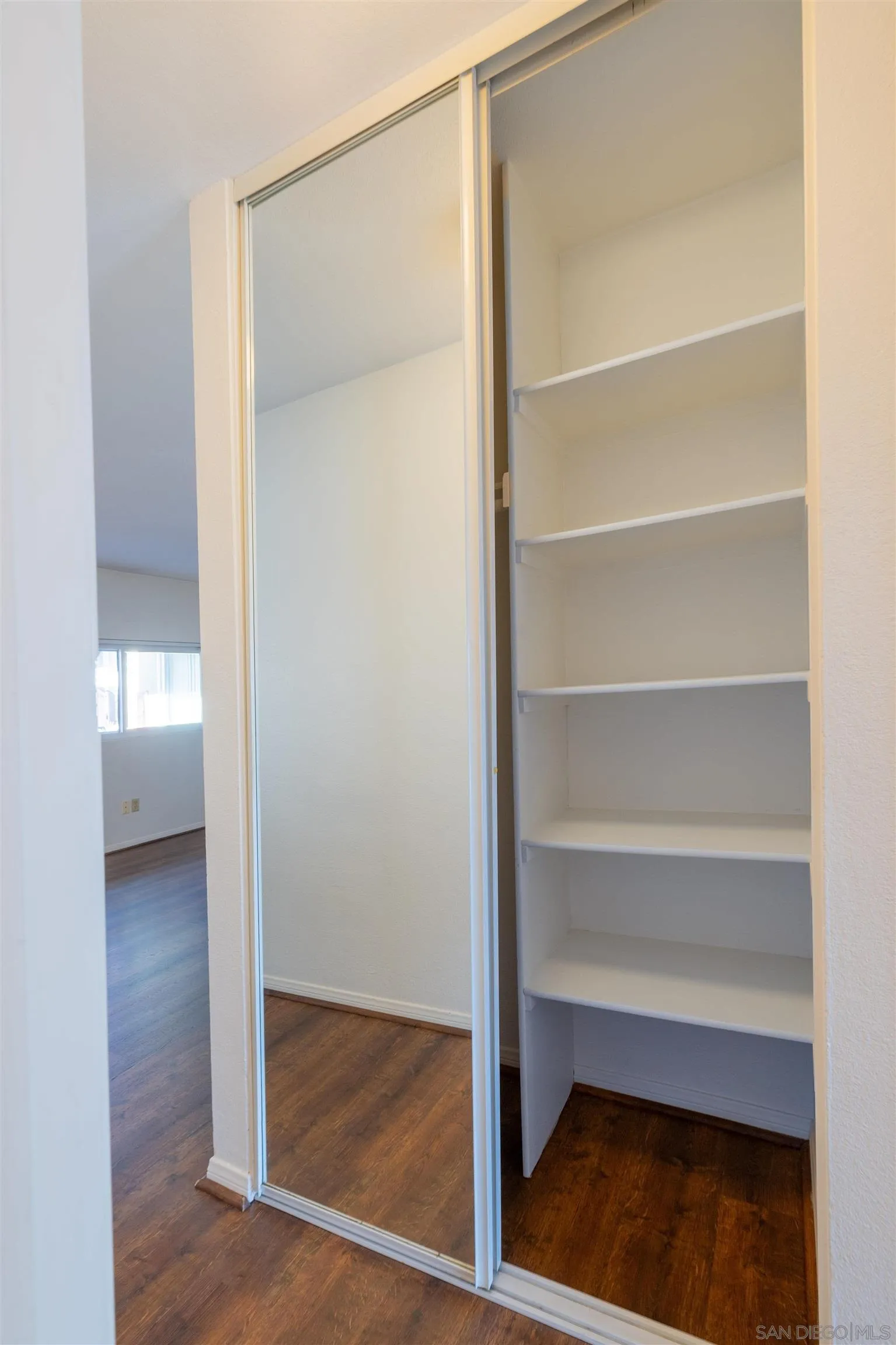https://cdn.realtyfeed.com/cdn/127/260021923/79cfbb7275b9db6ba41654f53427f37a.webp